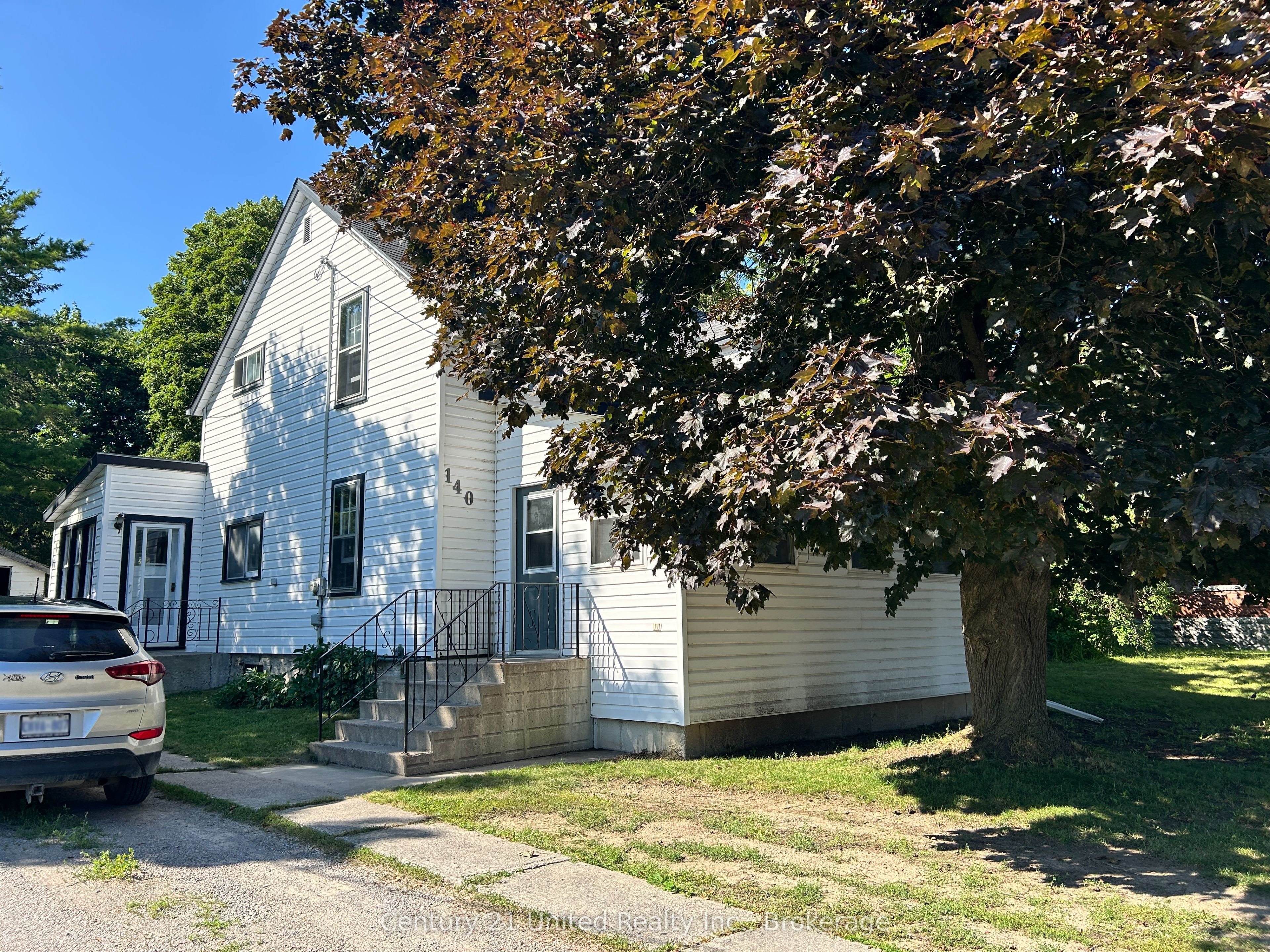 140 Queen Street Property Photo 1