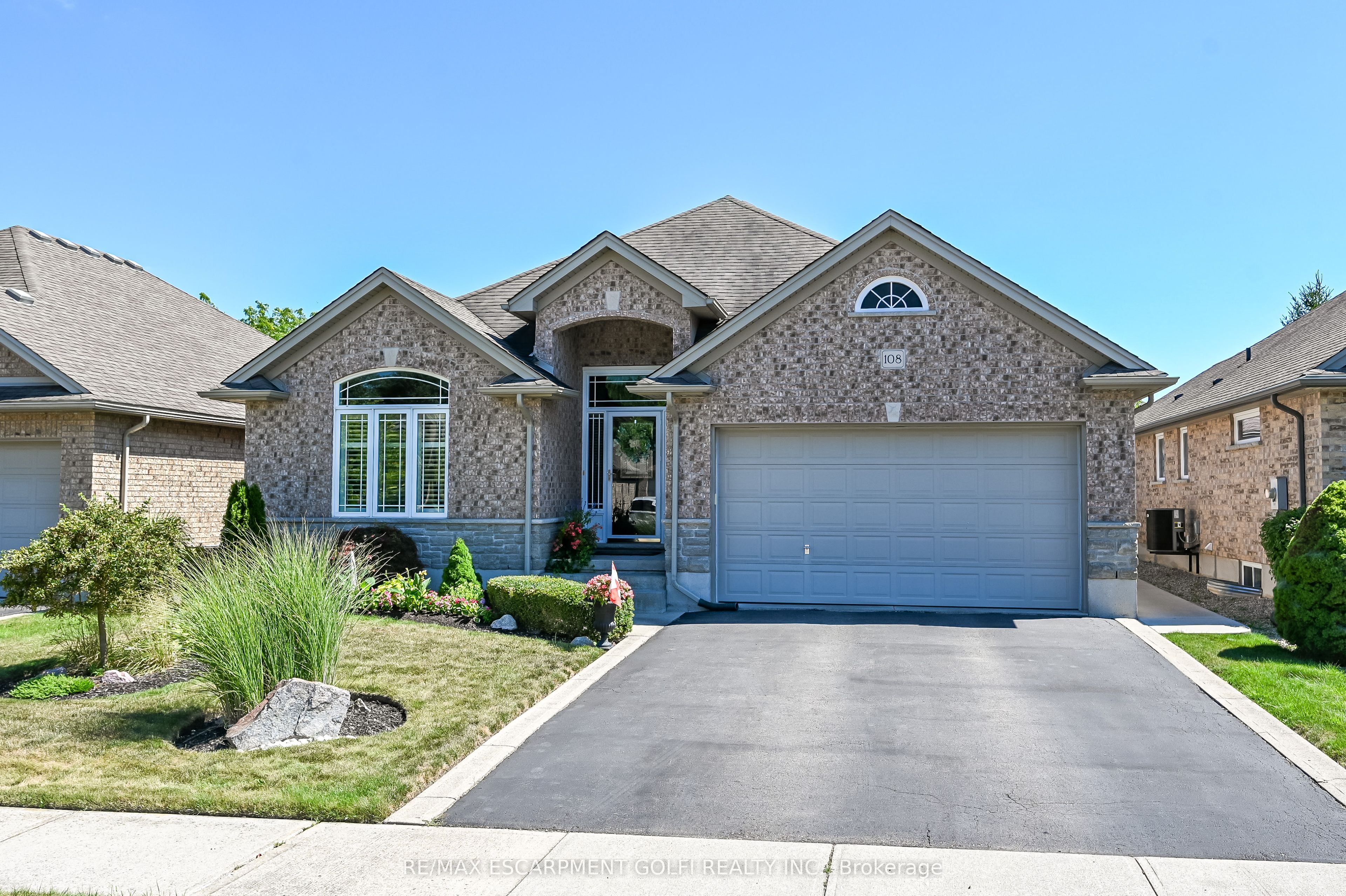 108 Willowdale Crescent Property Photo 1
