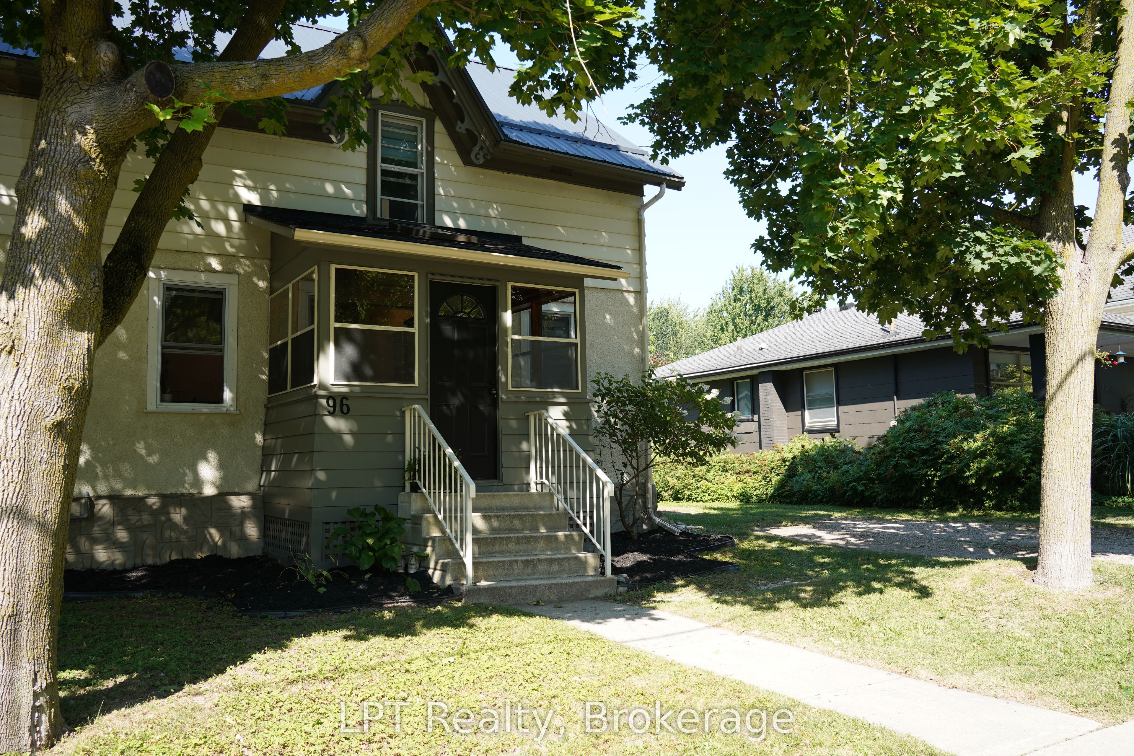 96 Charles Street Property Photo 3