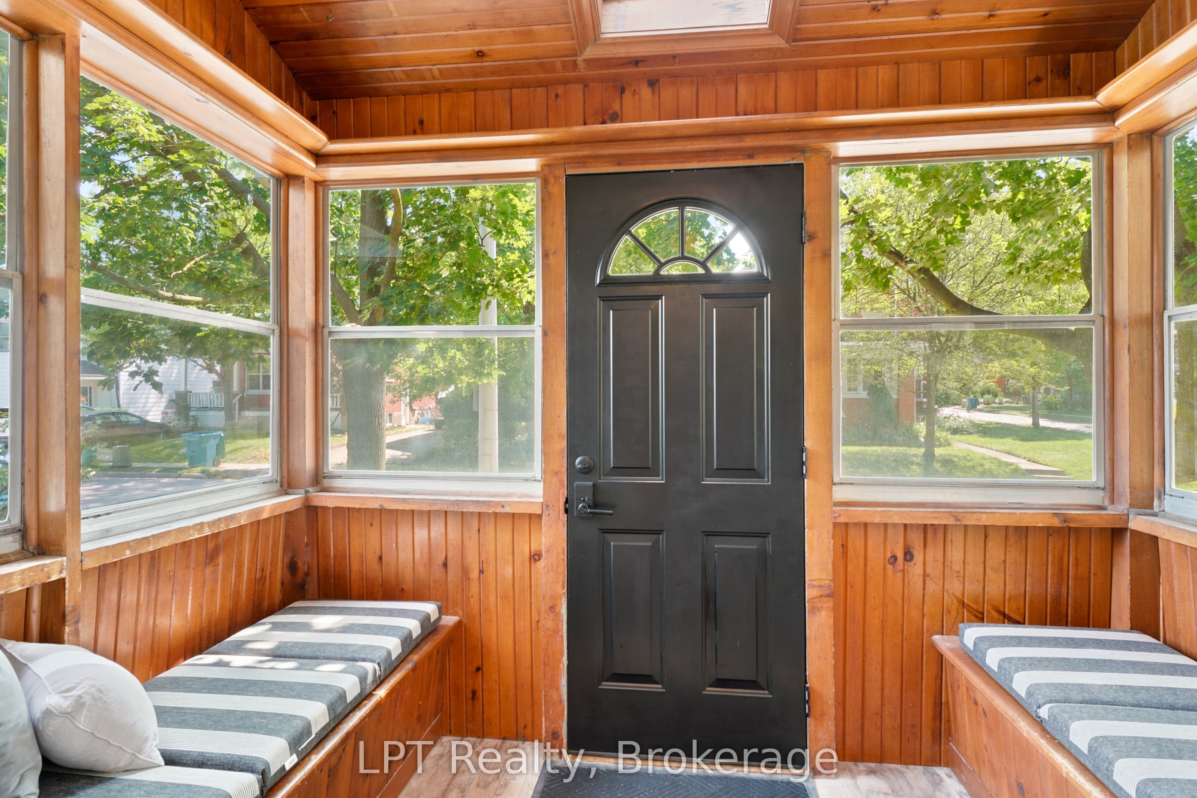 96 Charles Street Property Photo 4