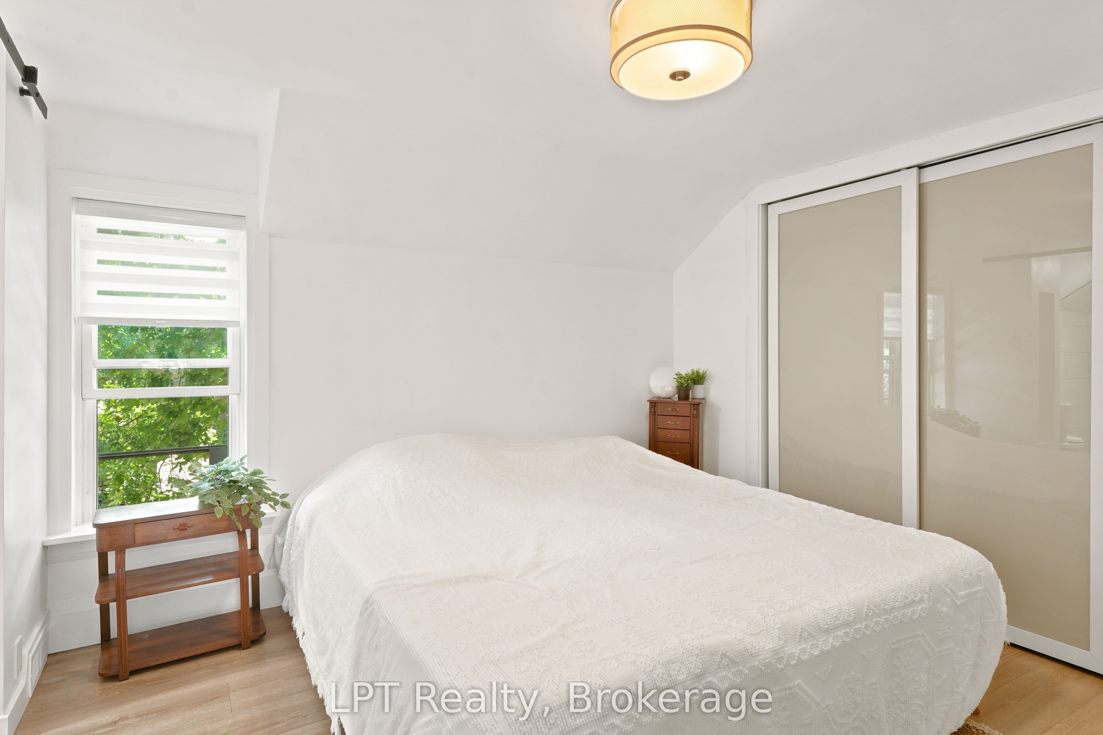 96 Charles Street Property Photo 23
