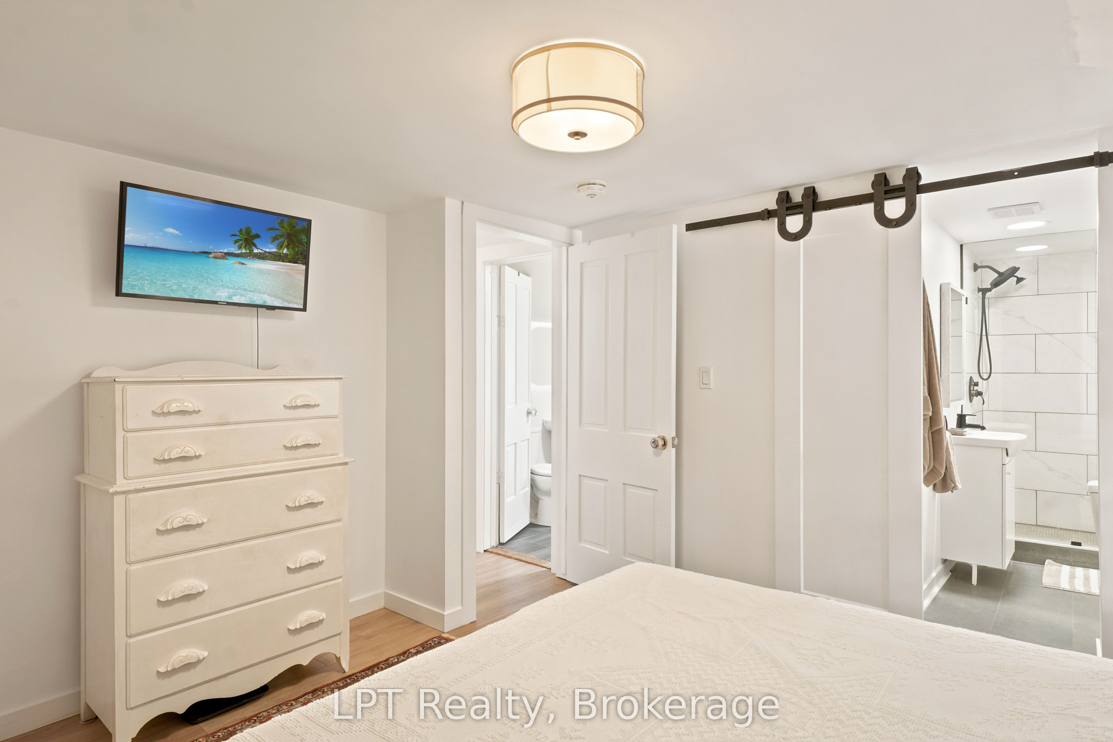 96 Charles Street Property Photo 24