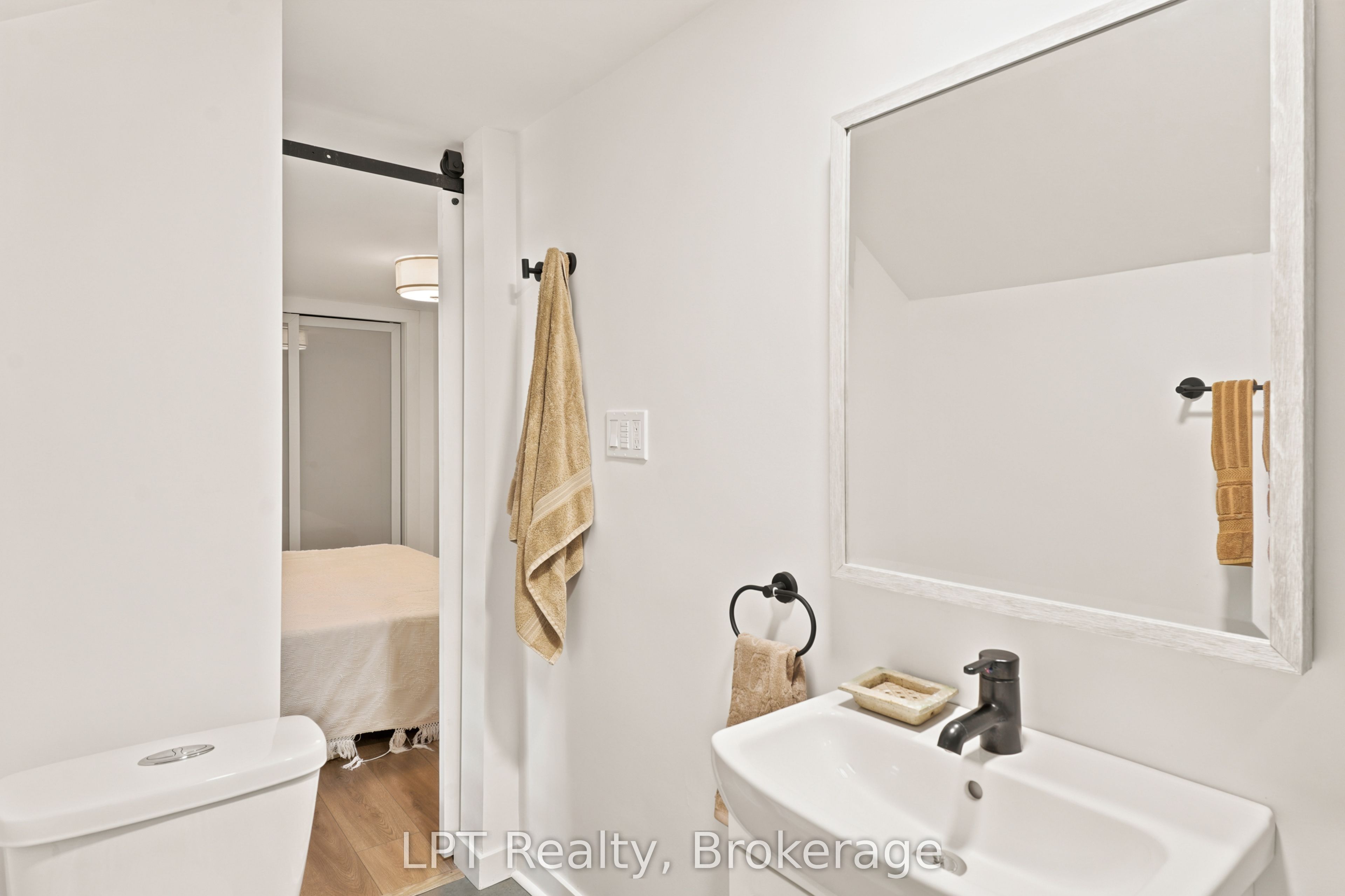 96 Charles Street Property Photo 26