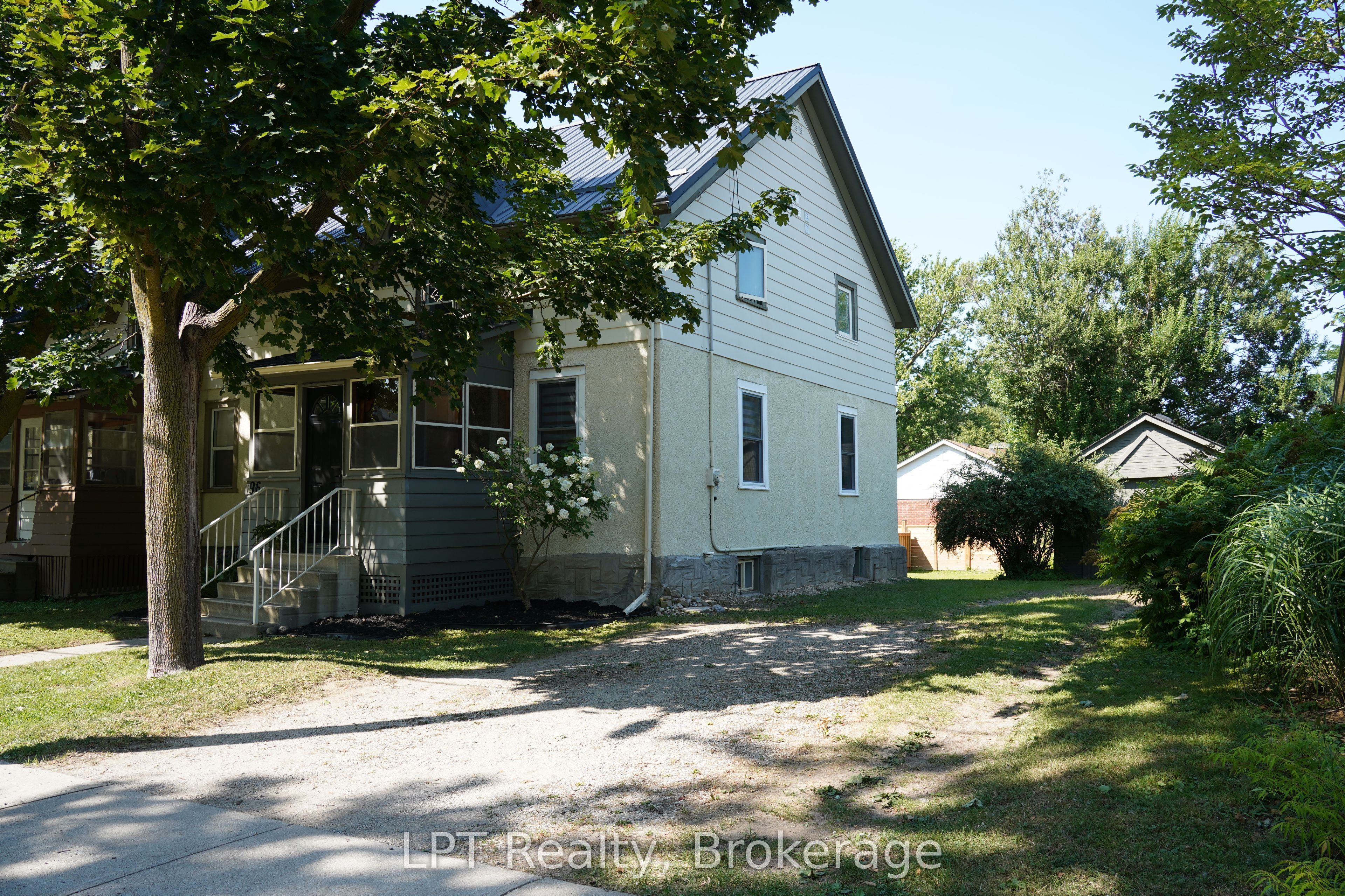 96 Charles Street Property Photo 37