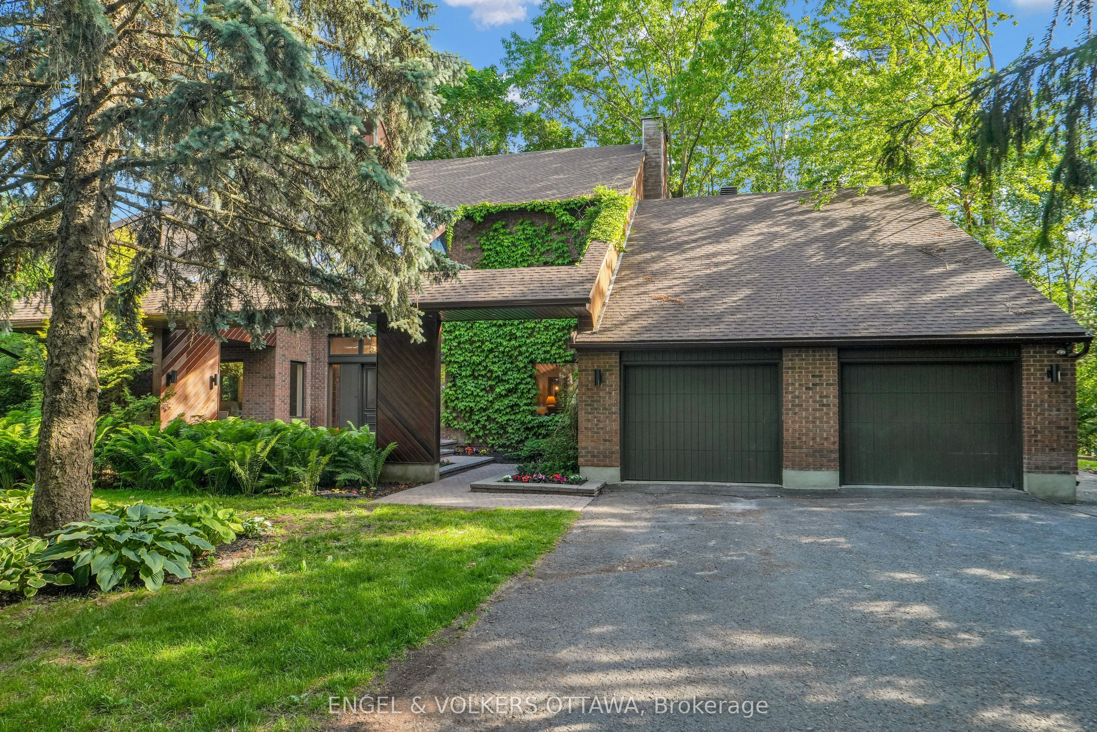 7 Mid Pines Grove