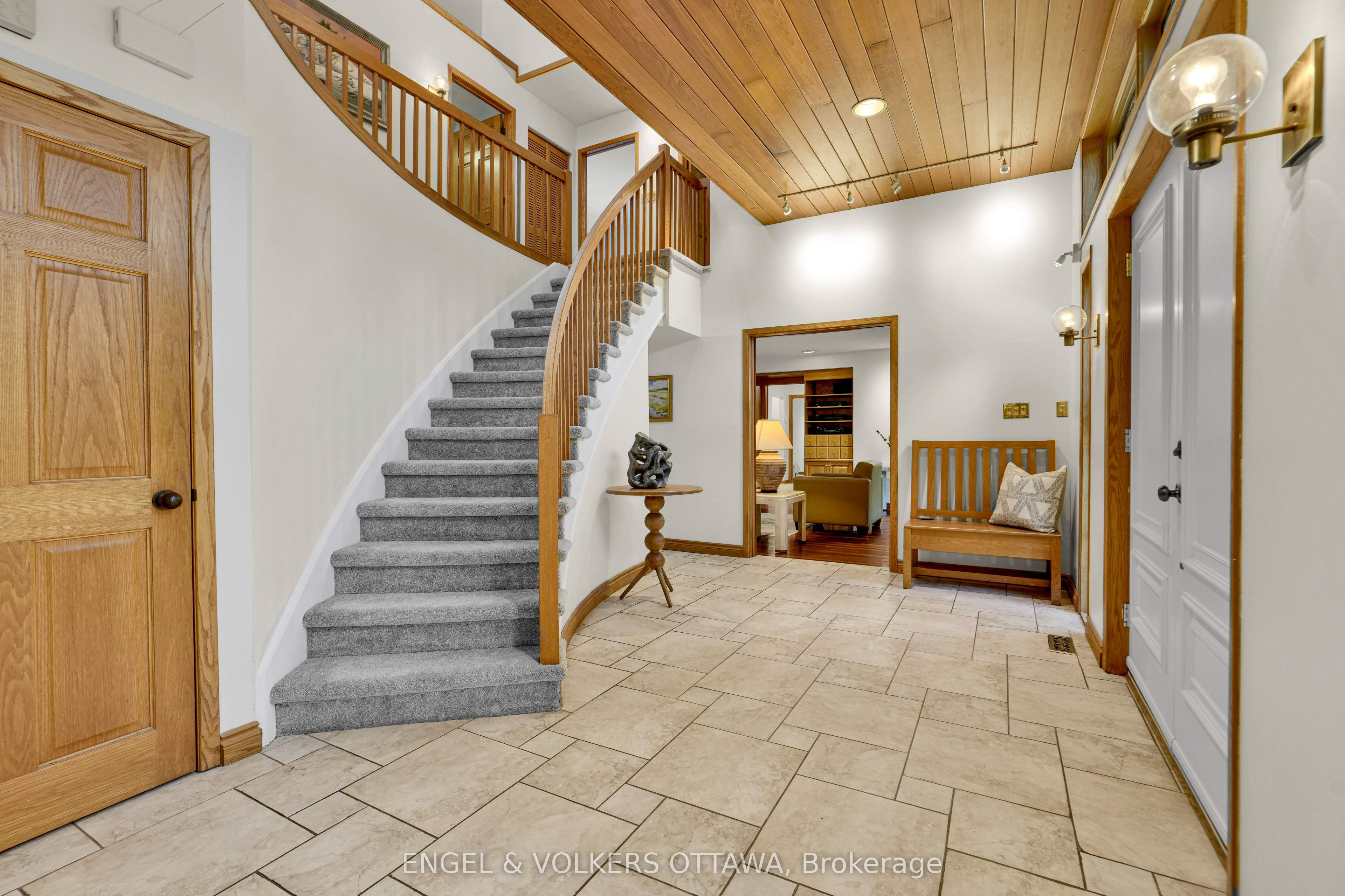 7 Mid Pines Grove Property Photo 4