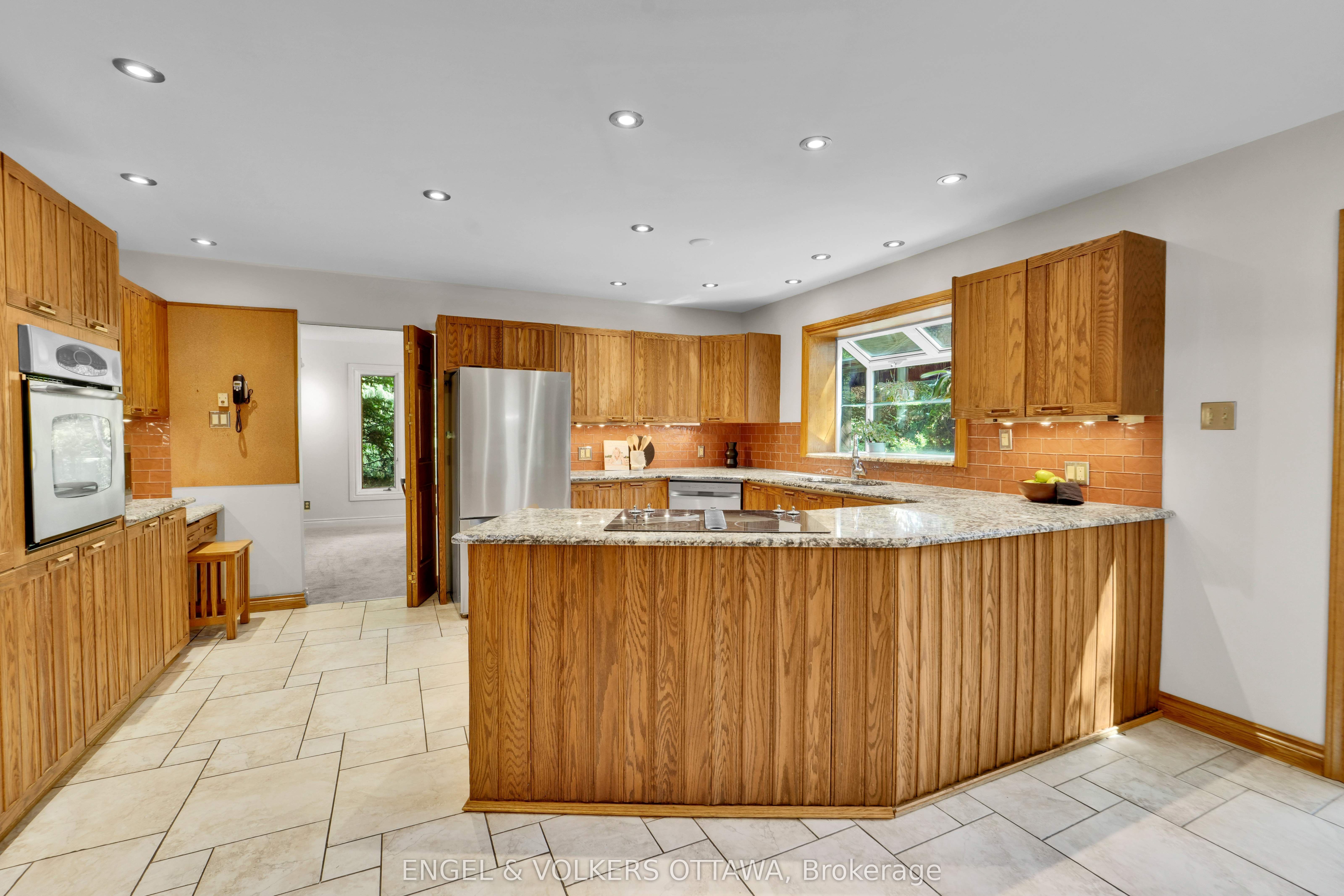 7 Mid Pines Grove Property Photo 8