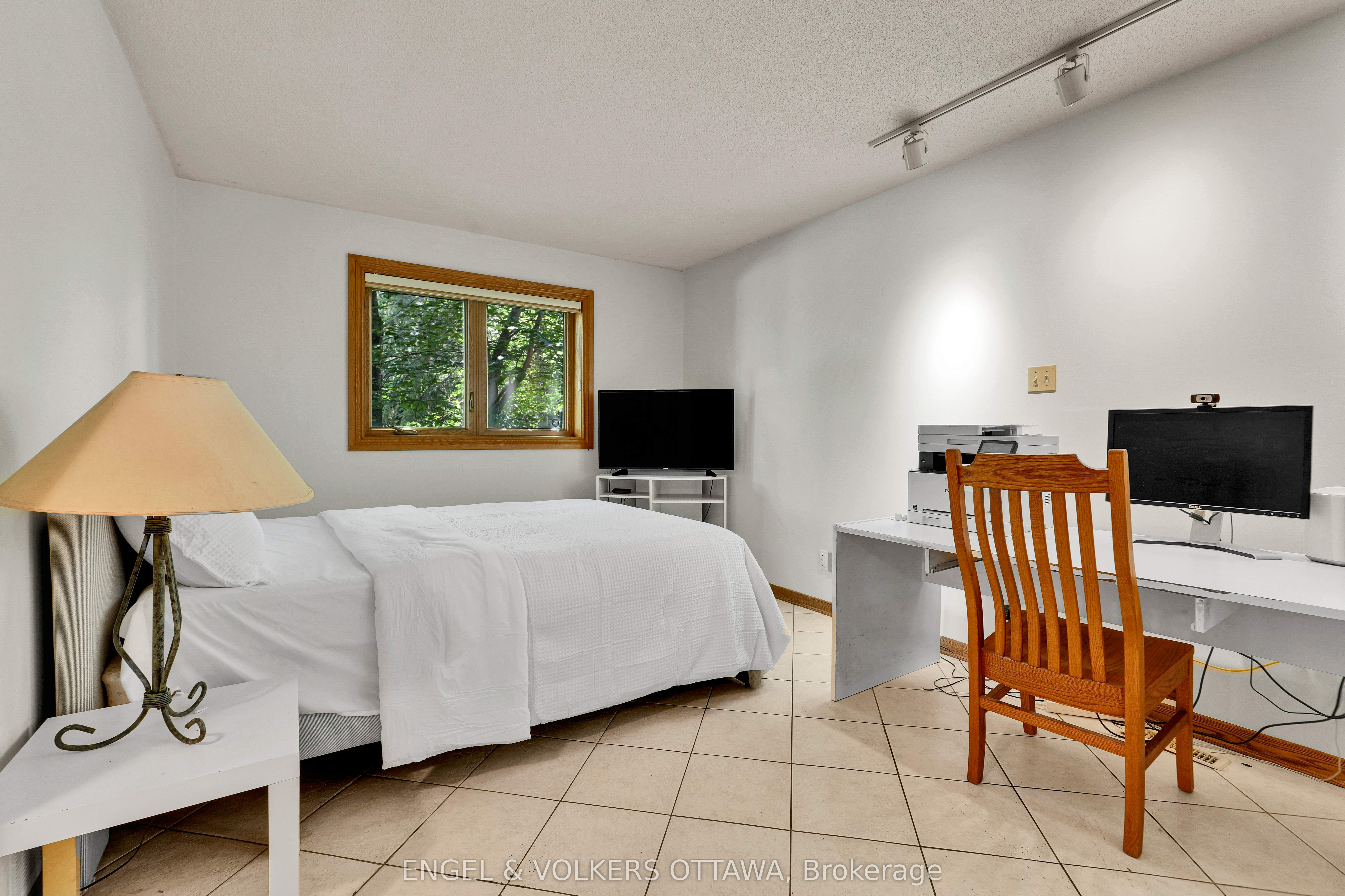 7 Mid Pines Grove Property Photo 15
