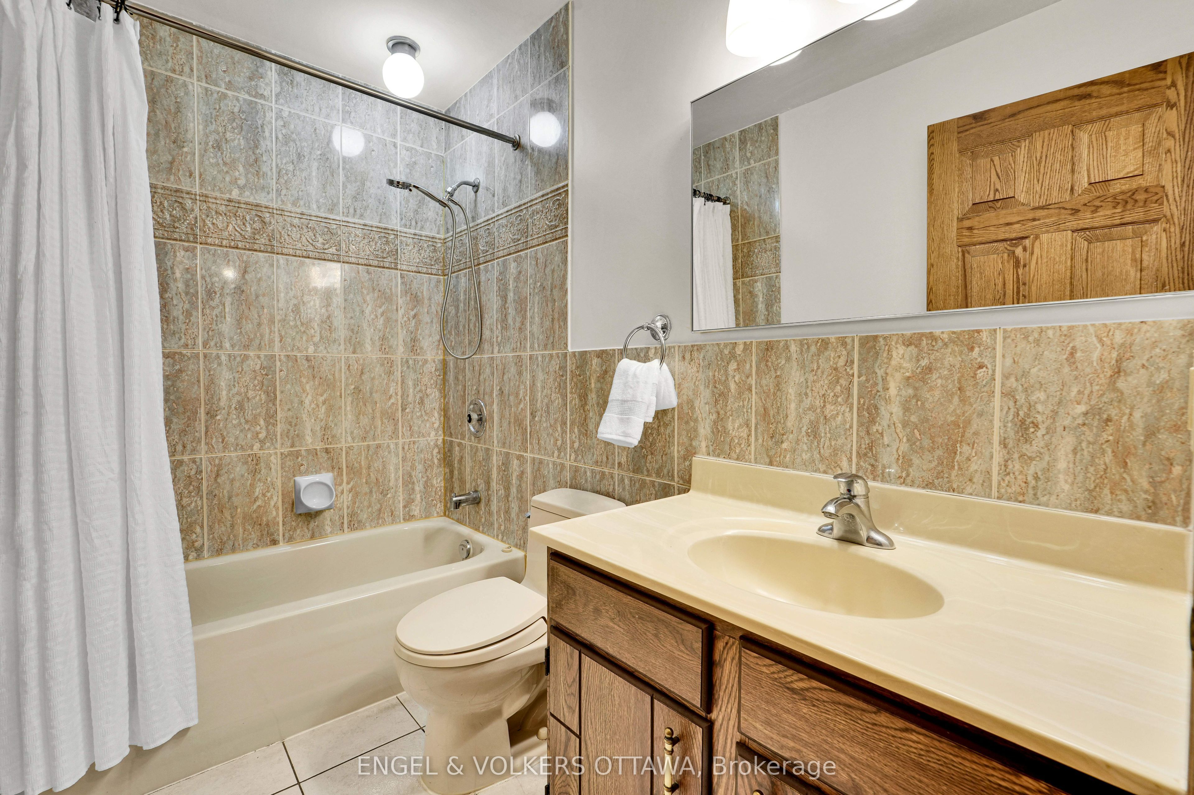 7 Mid Pines Grove Property Photo 16