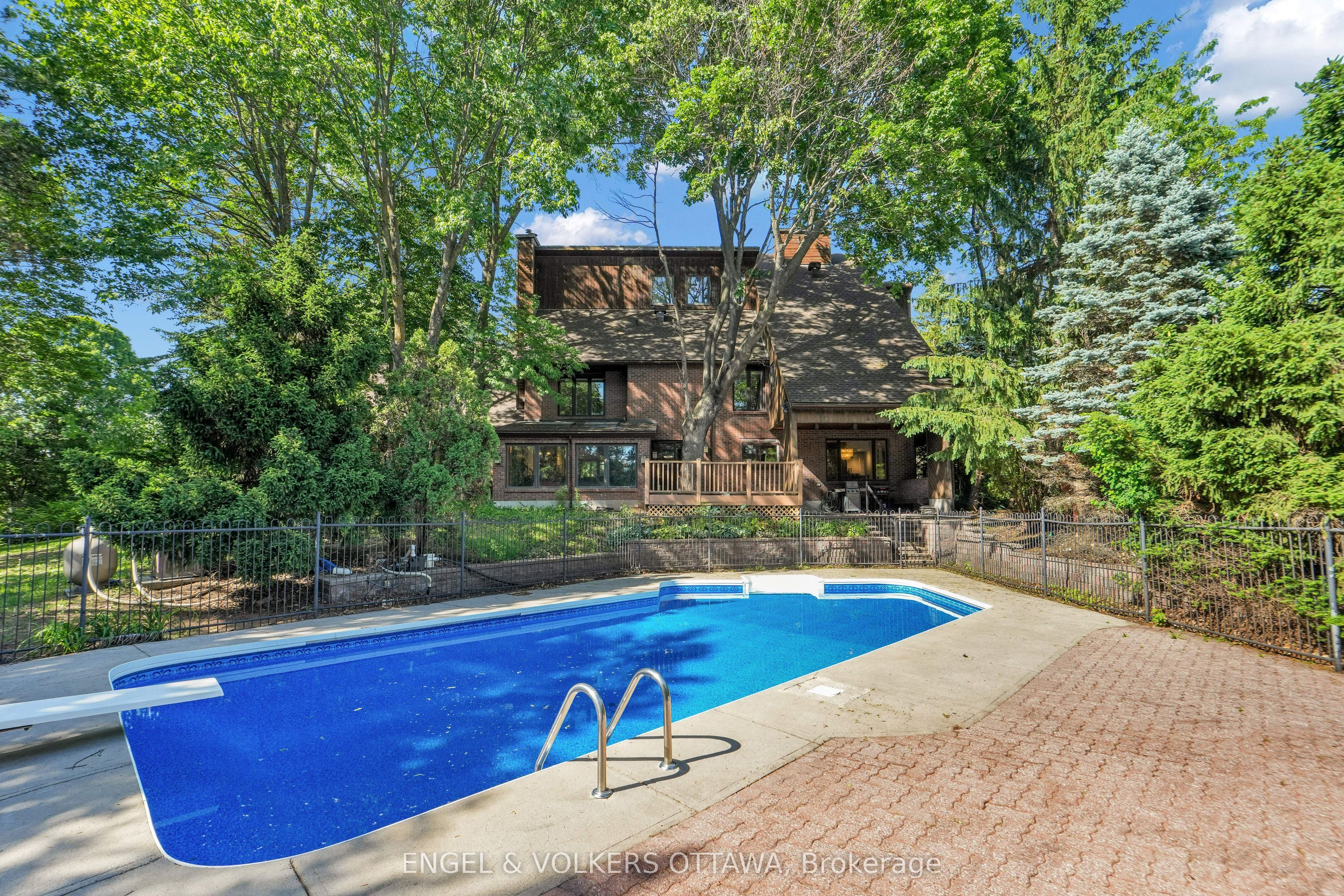 7 Mid Pines Grove Property Photo 41