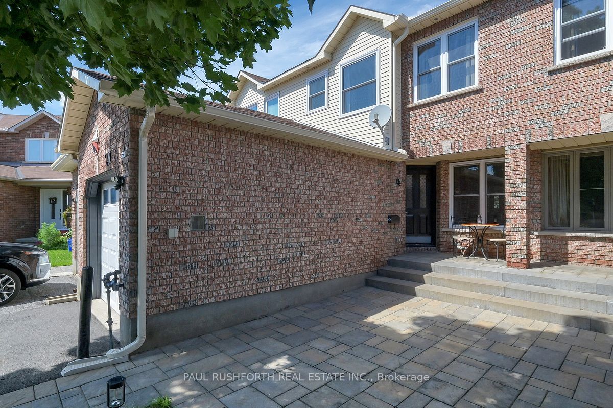 29 Grenadier Way Property Photo 2