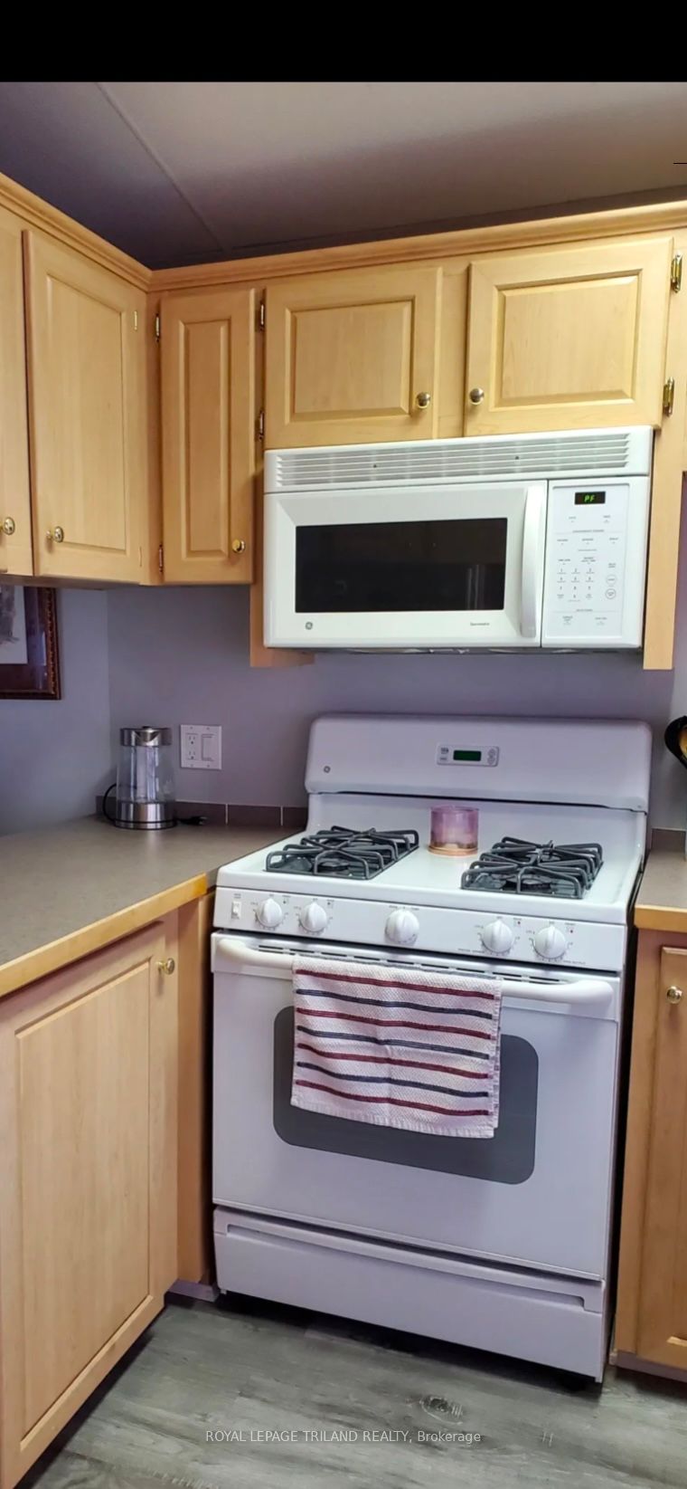 4895 Lakeshore Road D36 Property Photo 3