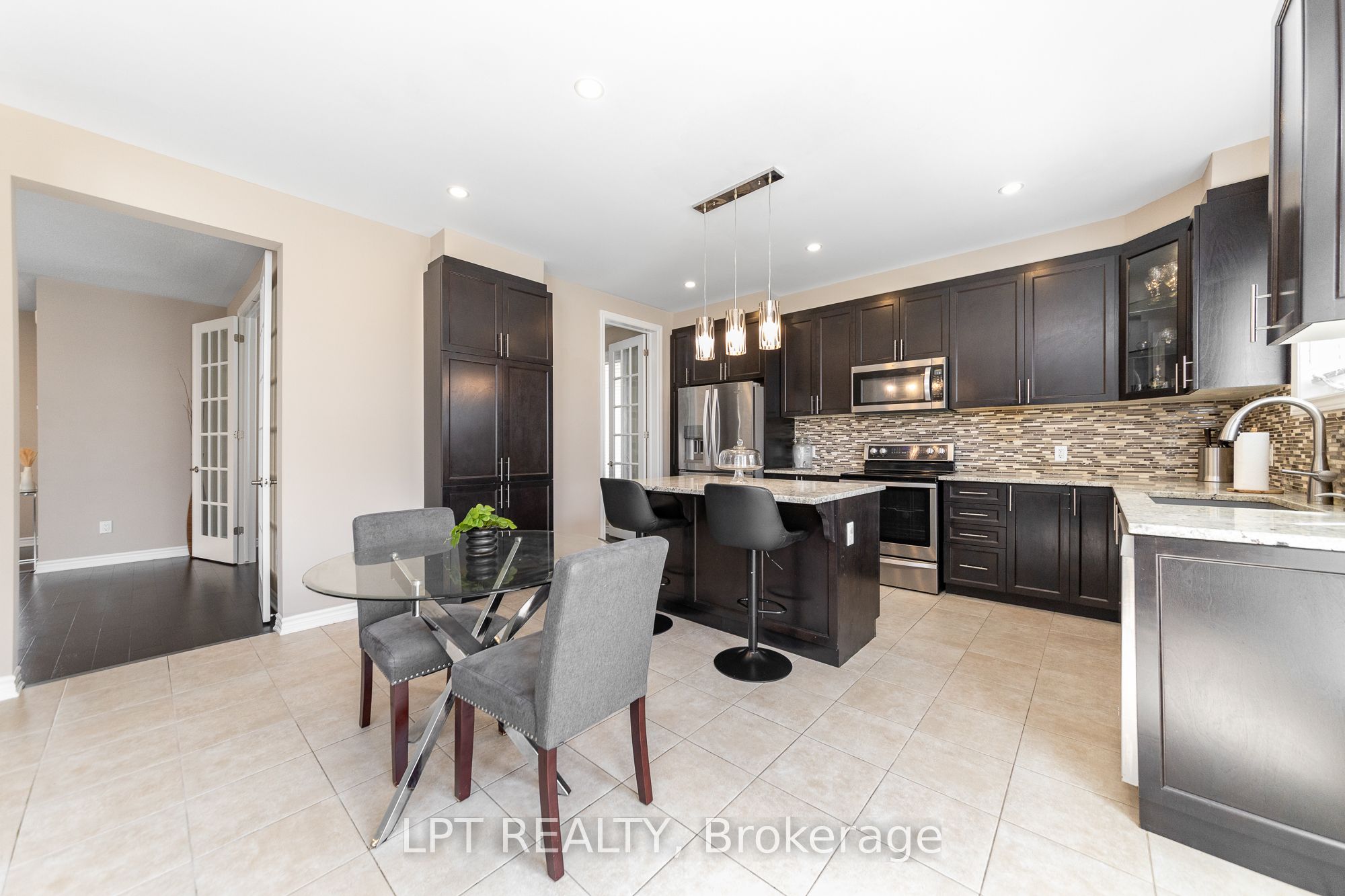 908 Pedigree Street Property Photo 6