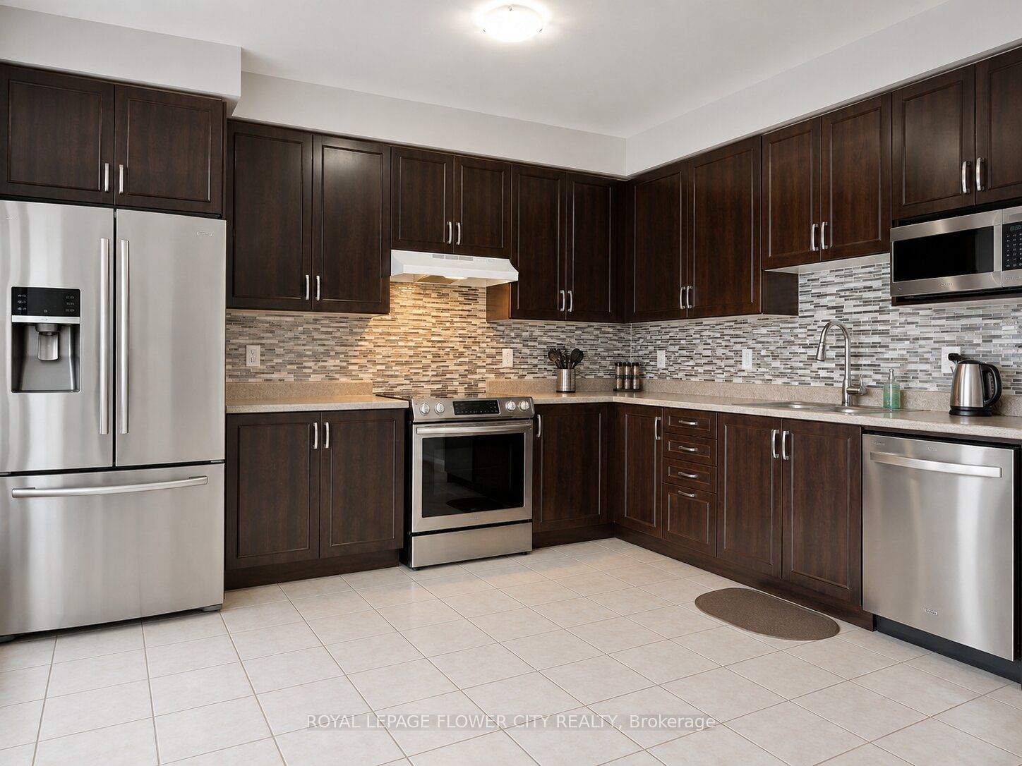 7843 Butternut Boulevard Property Photo 9