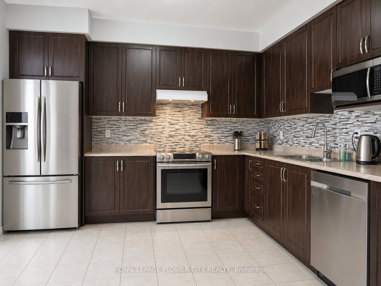 7843 Butternut Boulevard Property Photo 10