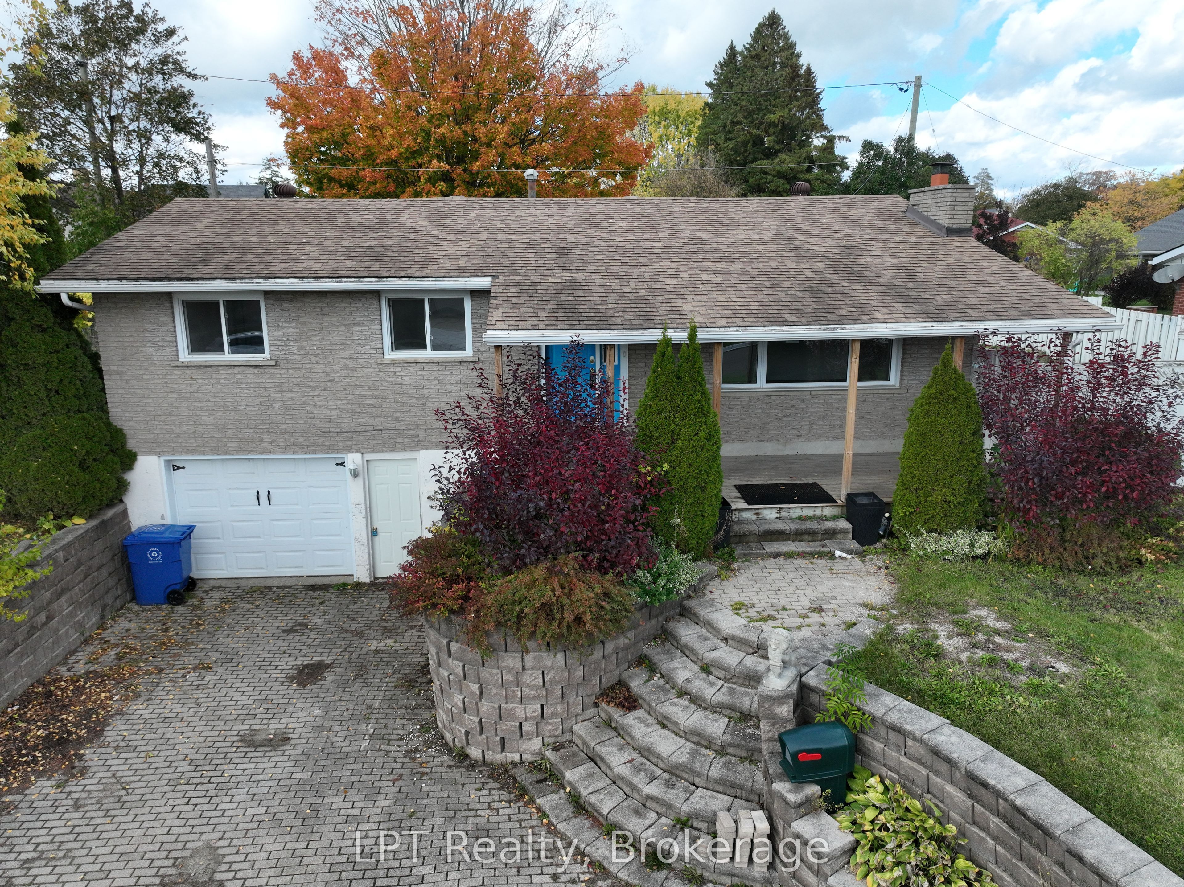 470 7th Street Property Photo 6