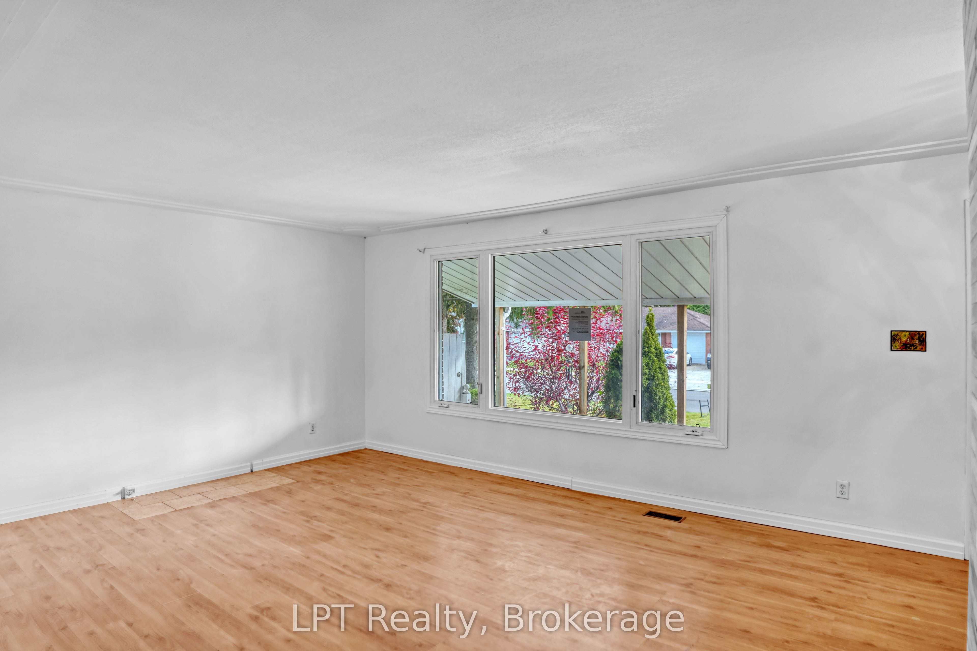 470 7th Street Property Photo 14