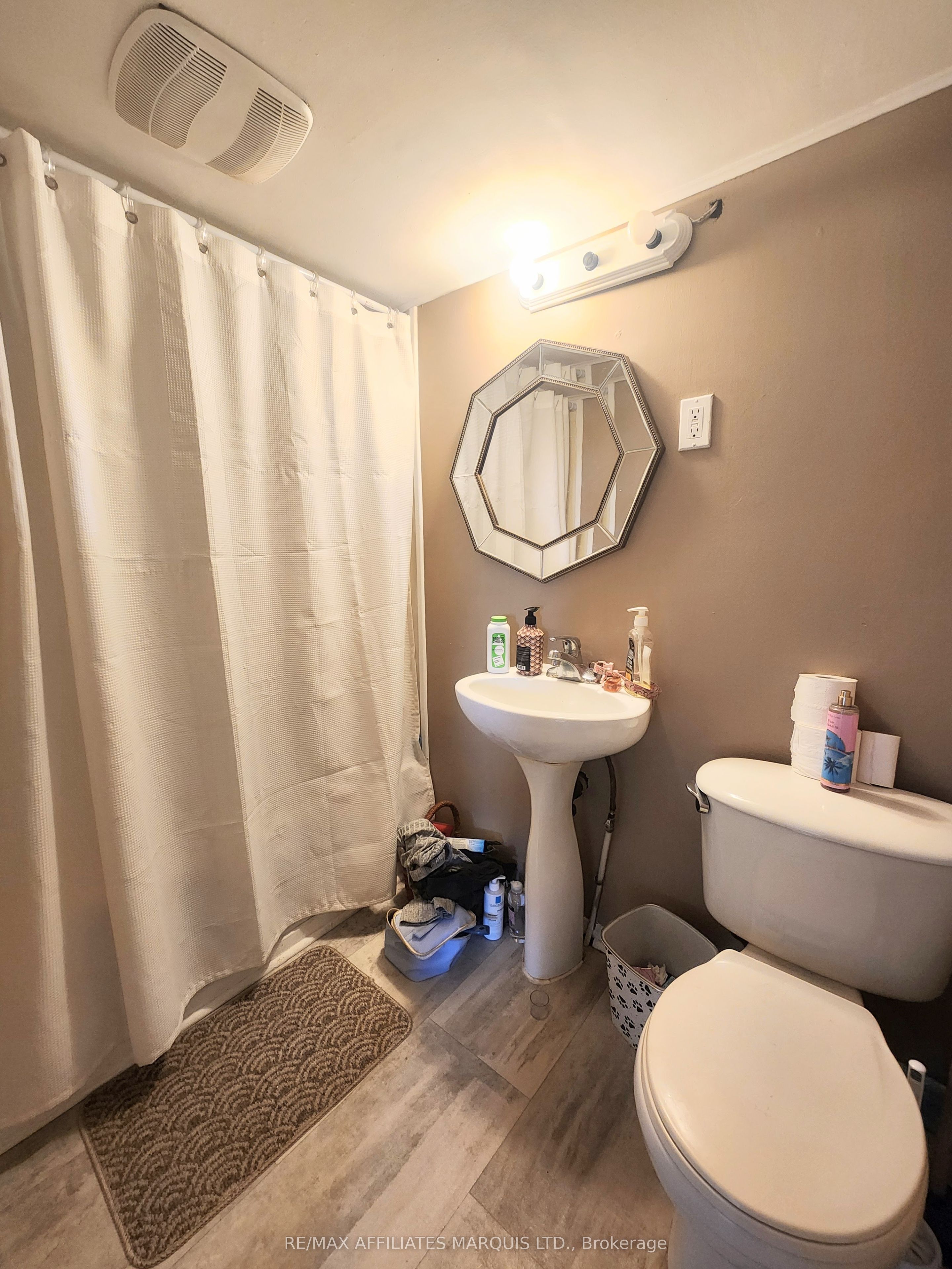 12 - 12a Cartier Avenue Property Photo 6