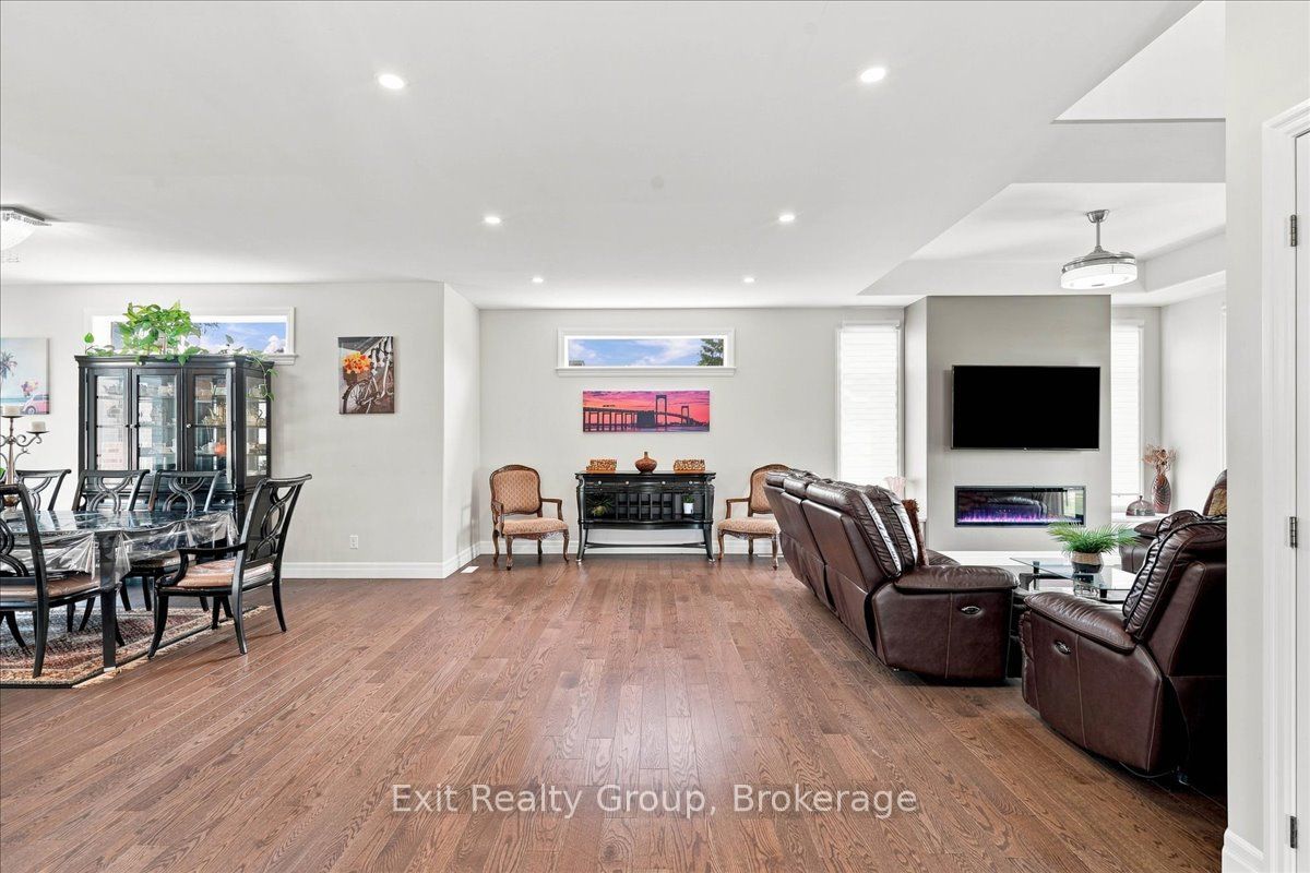 9 Wims Way Property Photo 12