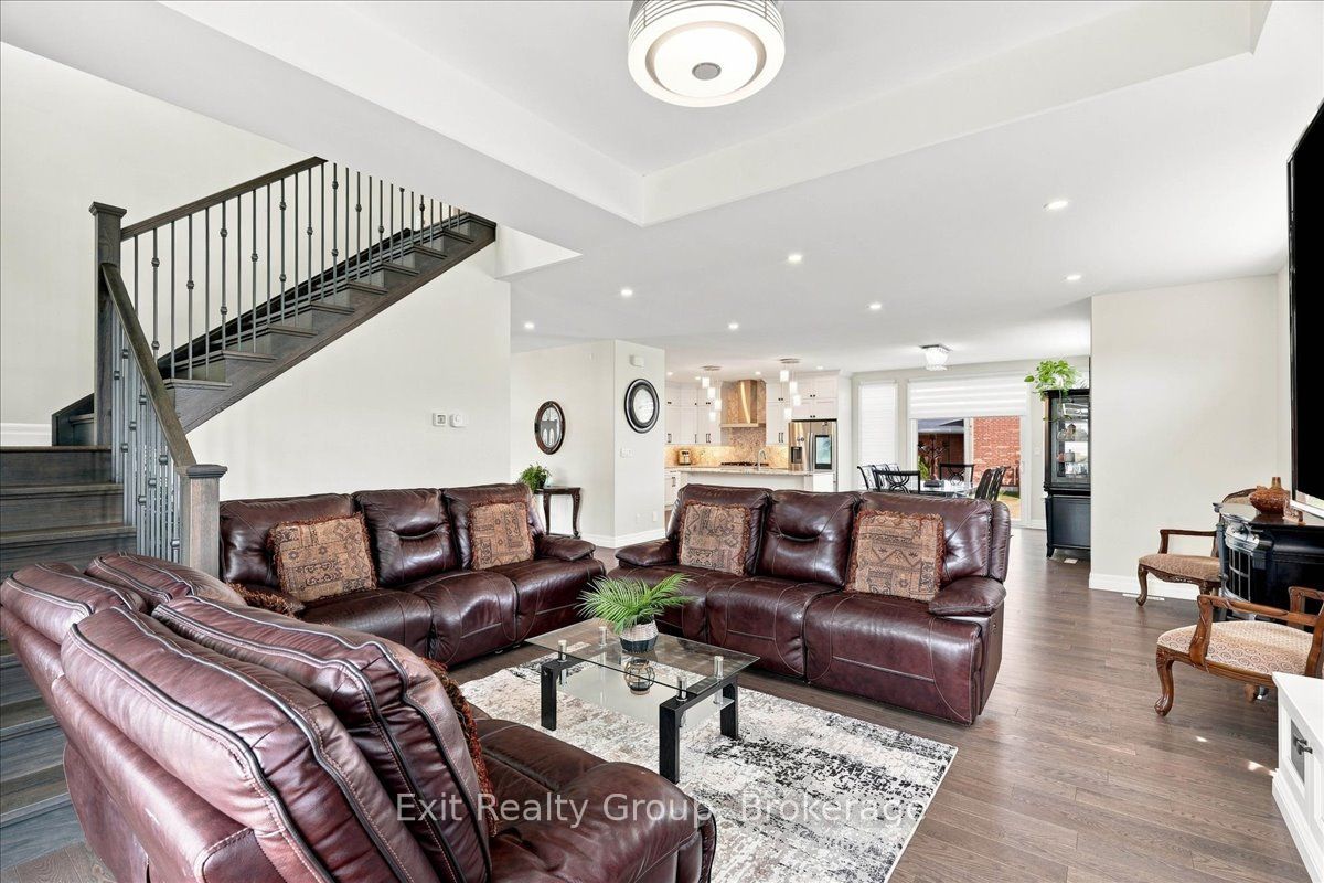 9 Wims Way Property Photo 14