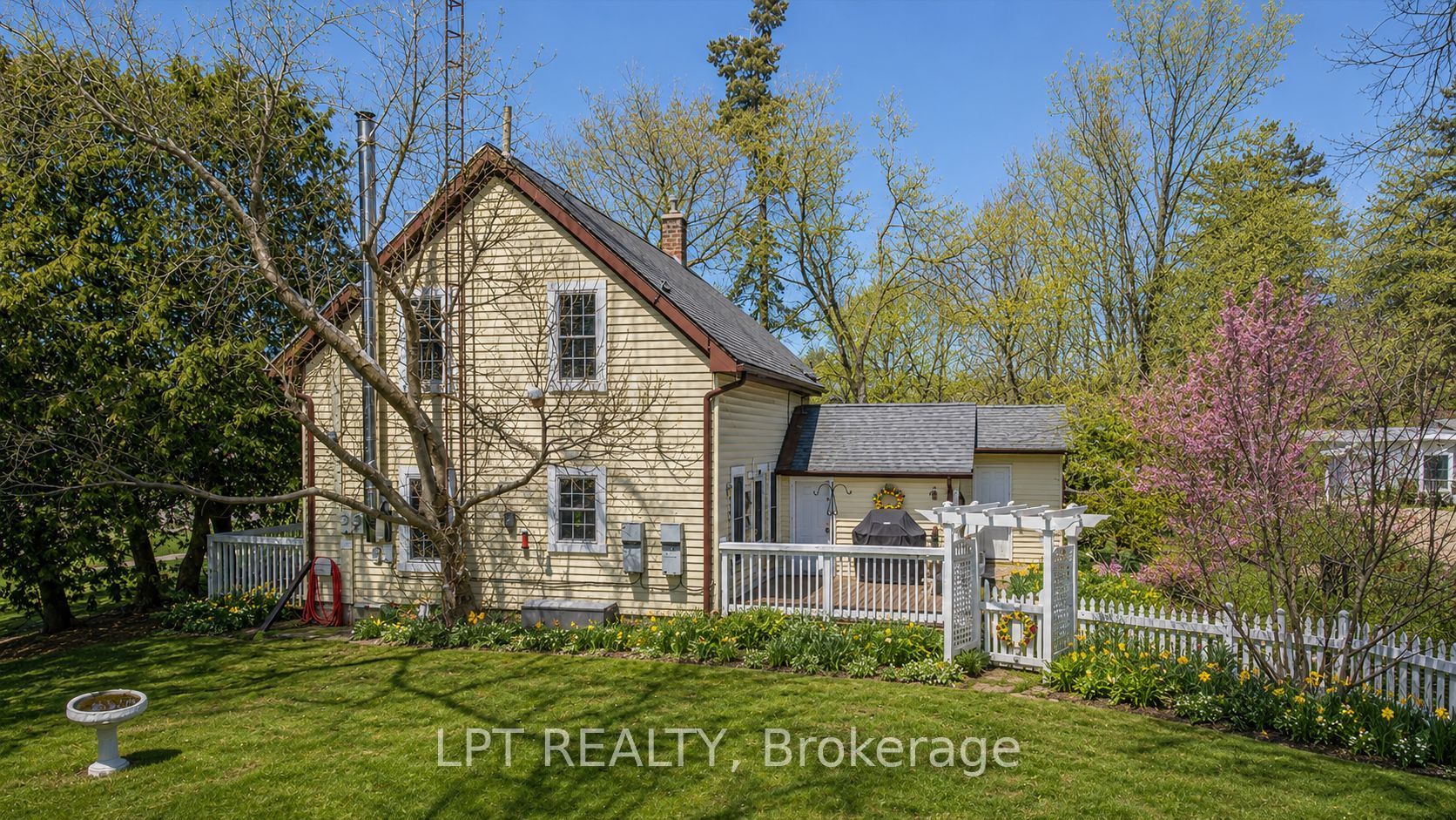 3472 Monck Road Property Photo 1