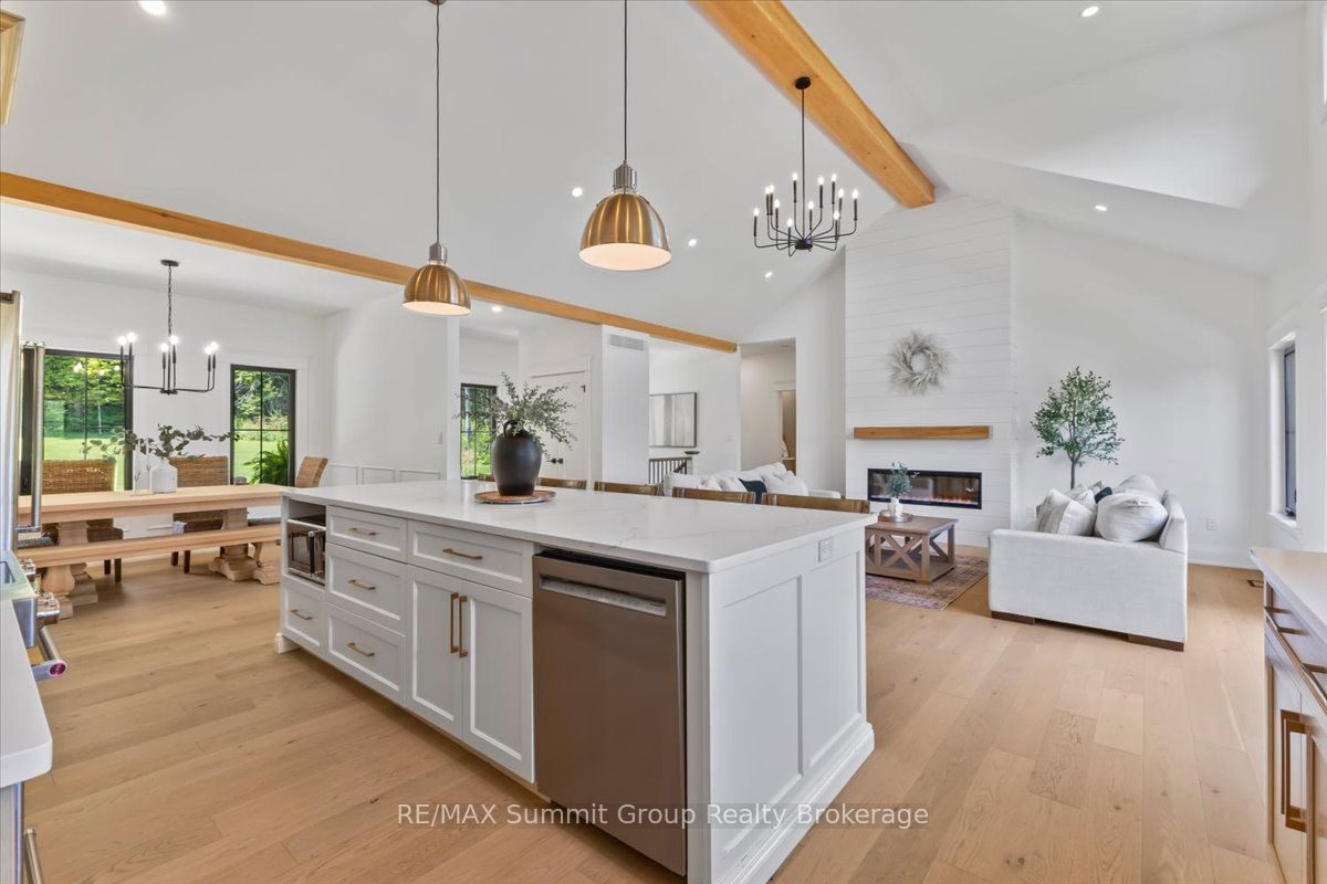 344535 North Line Property Photo 6