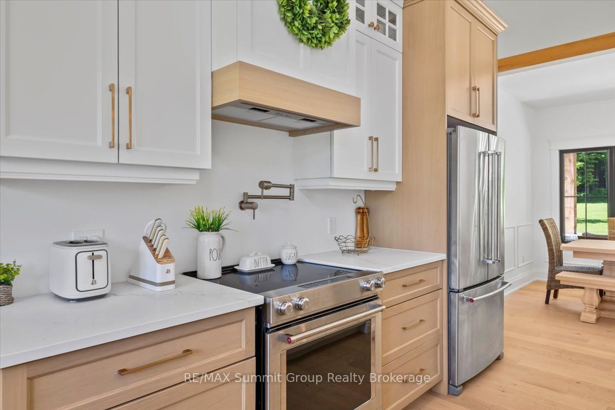 344535 North Line Property Photo 12