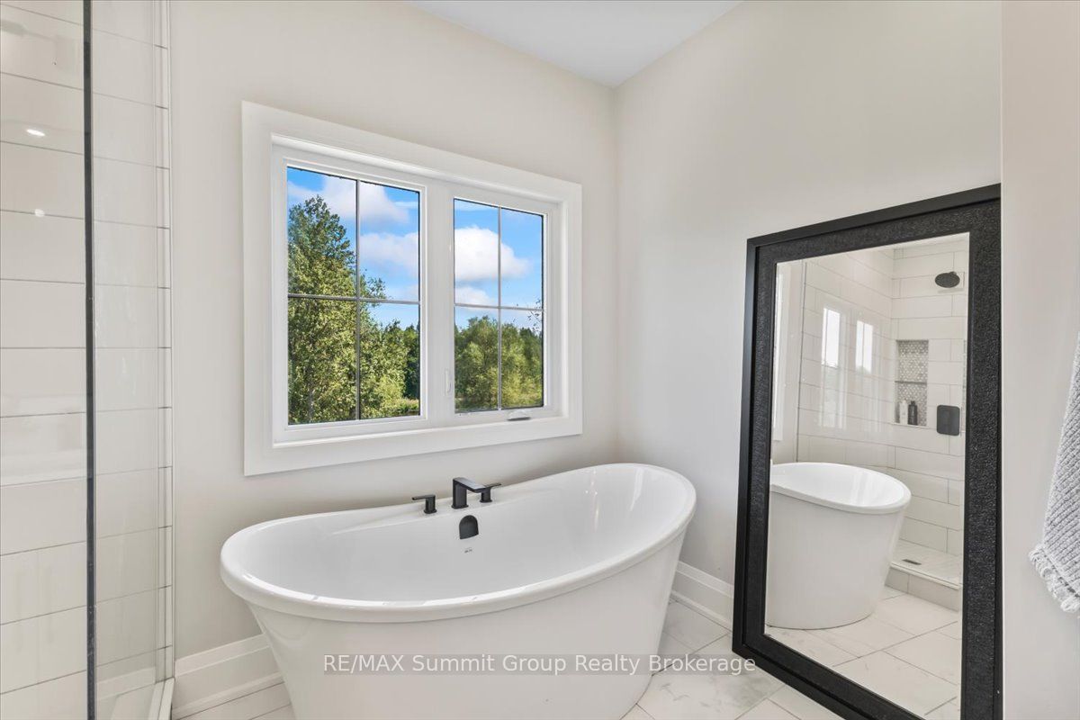 344535 North Line Property Photo 17