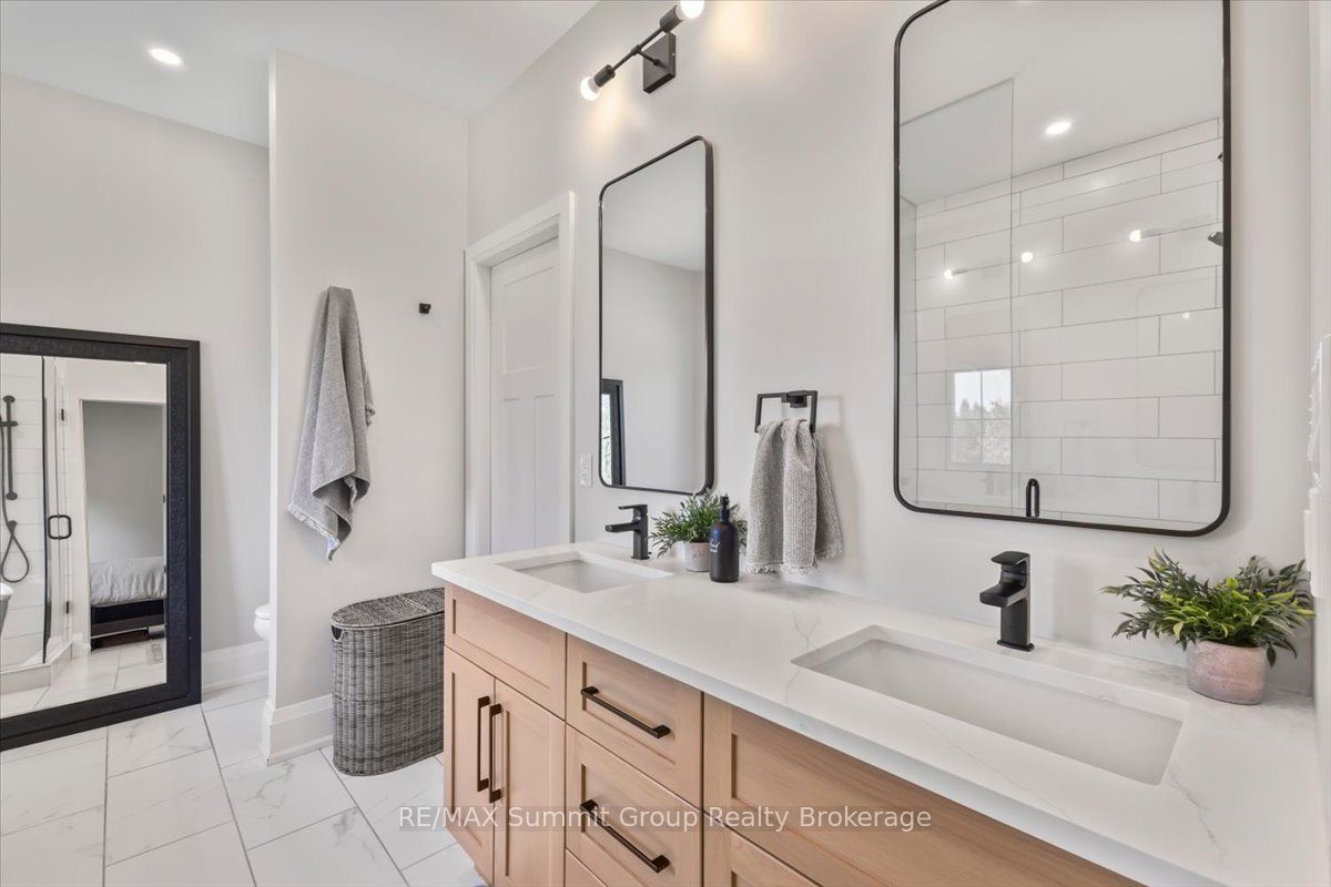 344535 North Line Property Photo 18