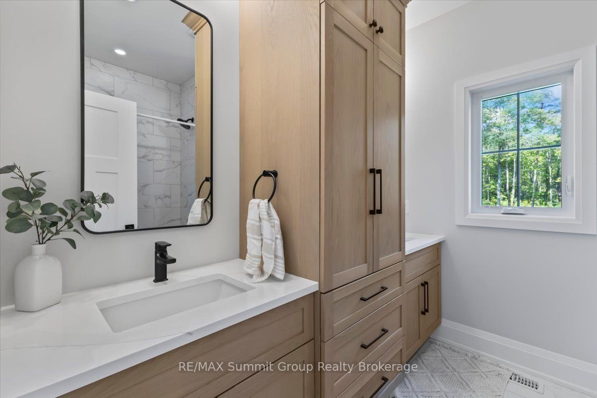 344535 North Line Property Photo 22