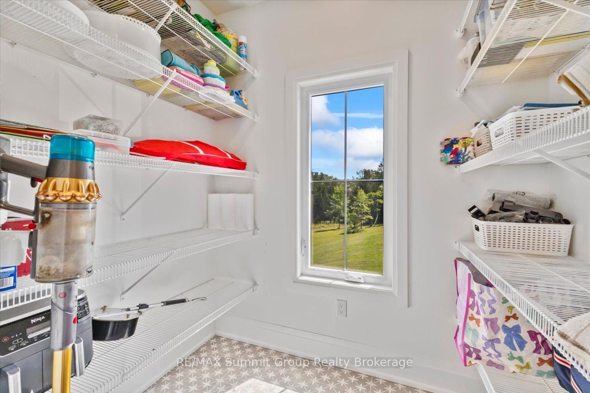 344535 North Line Property Photo 26