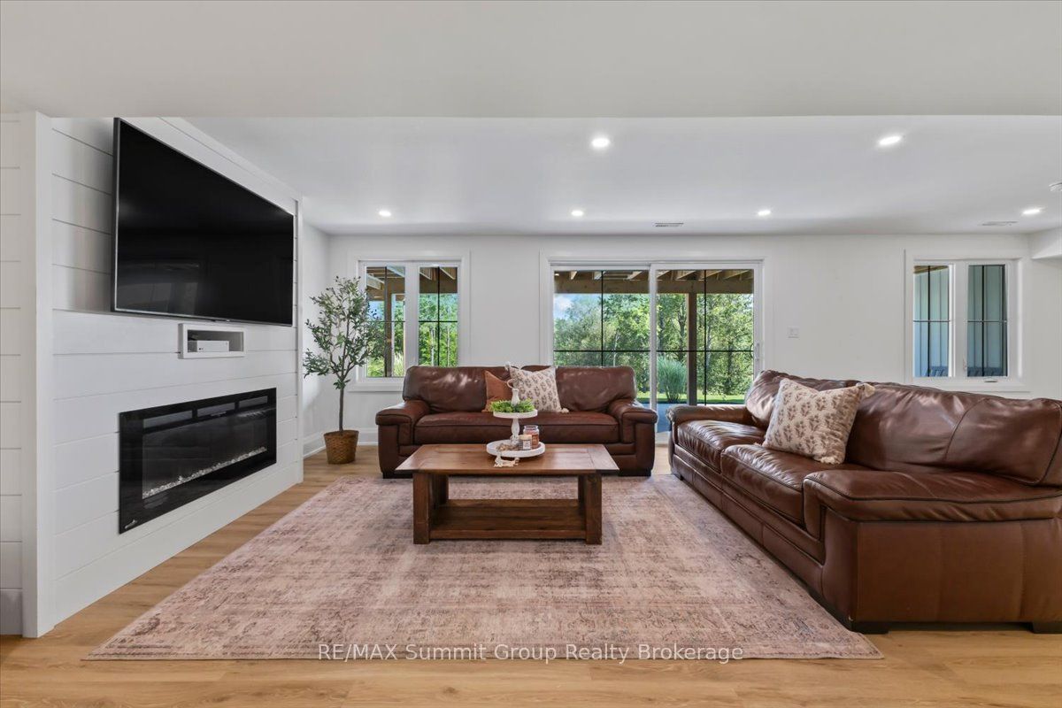 344535 North Line Property Photo 27