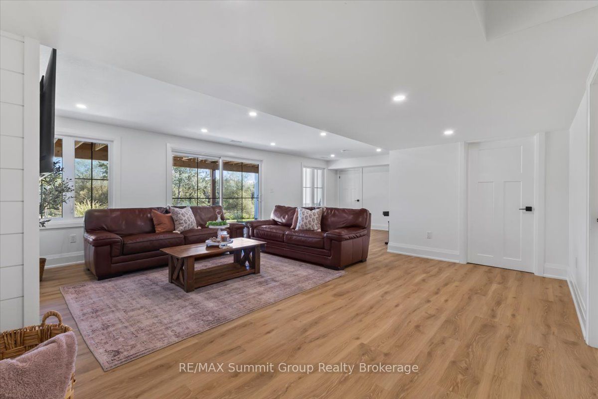344535 North Line Property Photo 28
