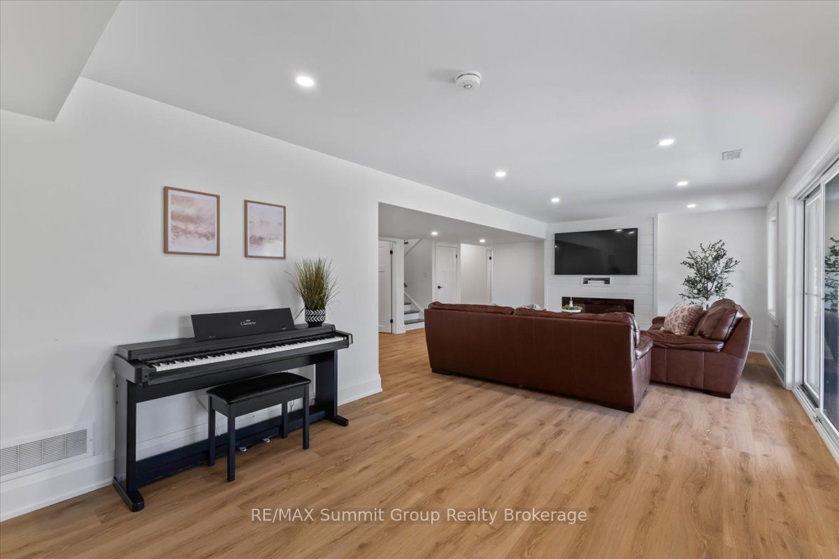 344535 North Line Property Photo 29