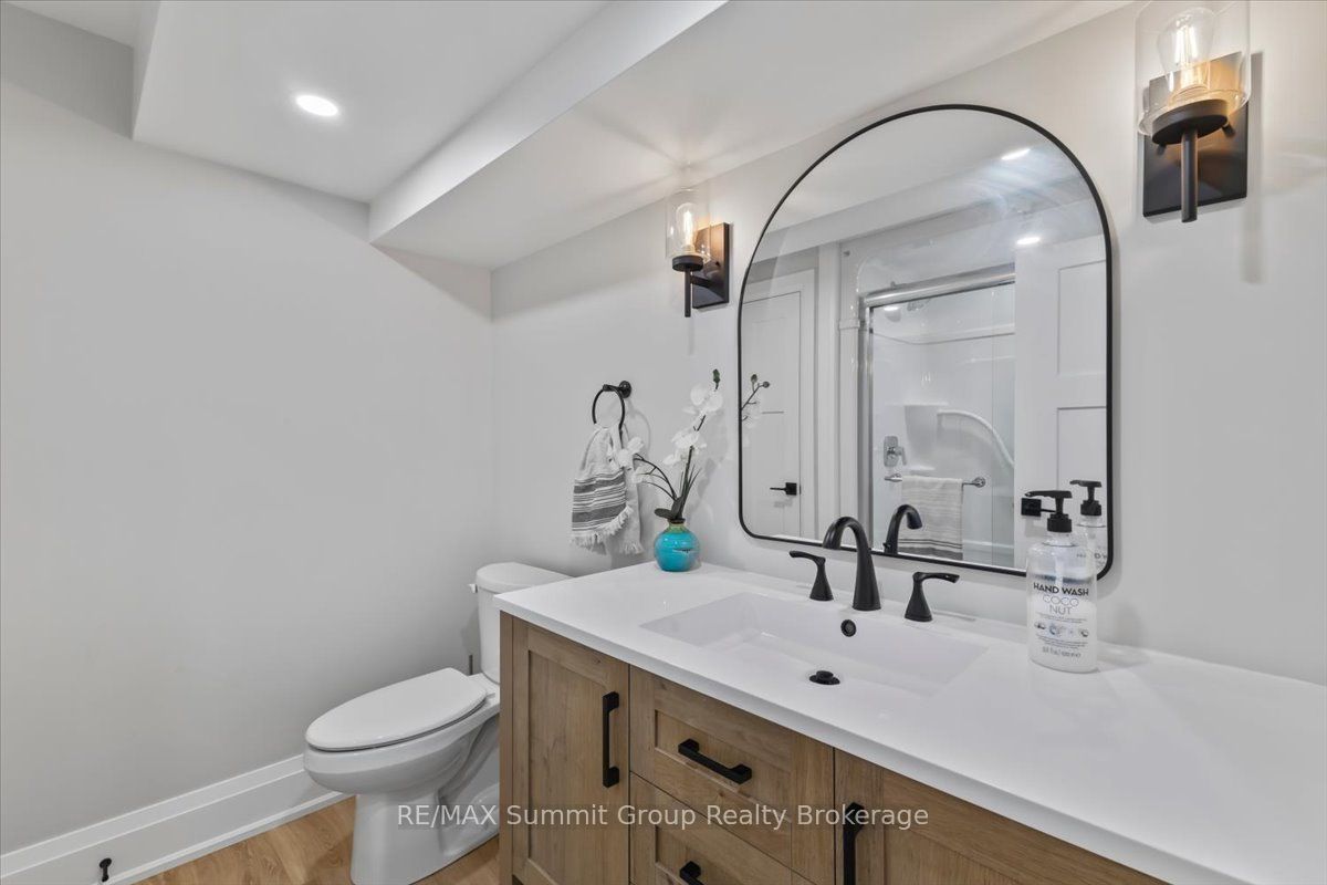 344535 North Line Property Photo 32