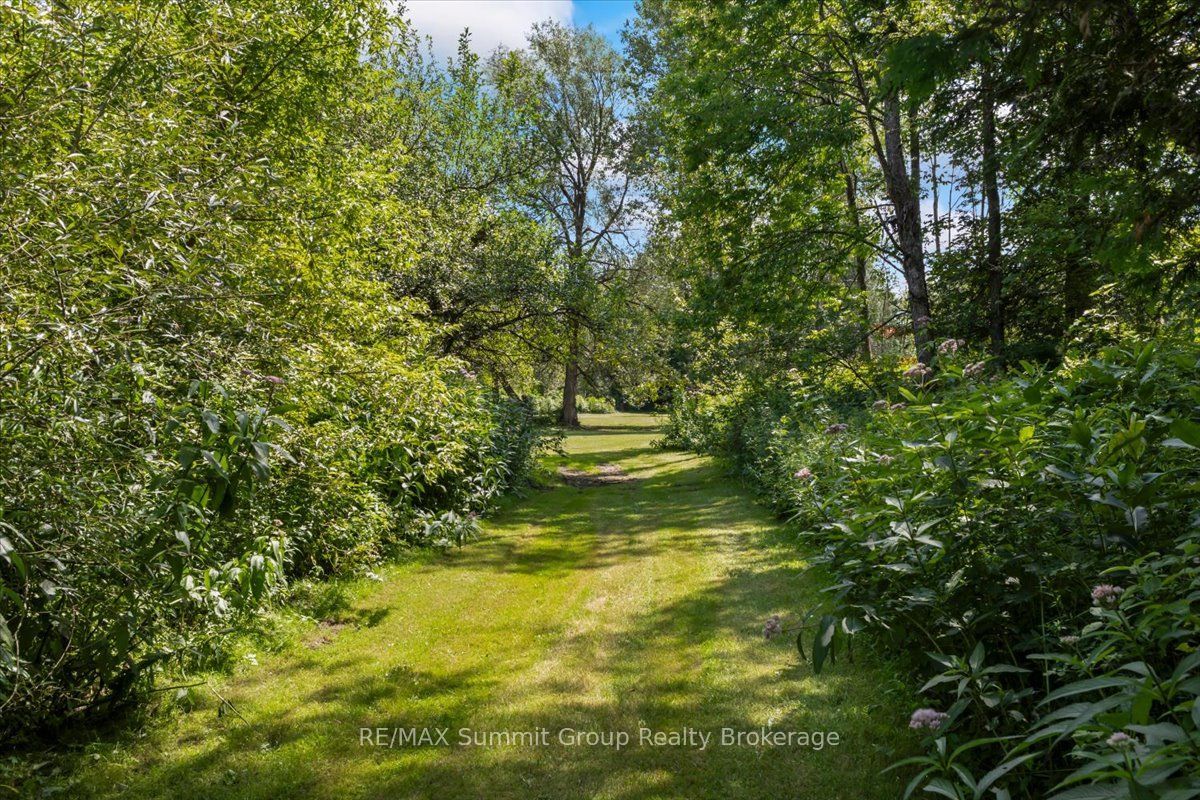 344535 North Line Property Photo 43