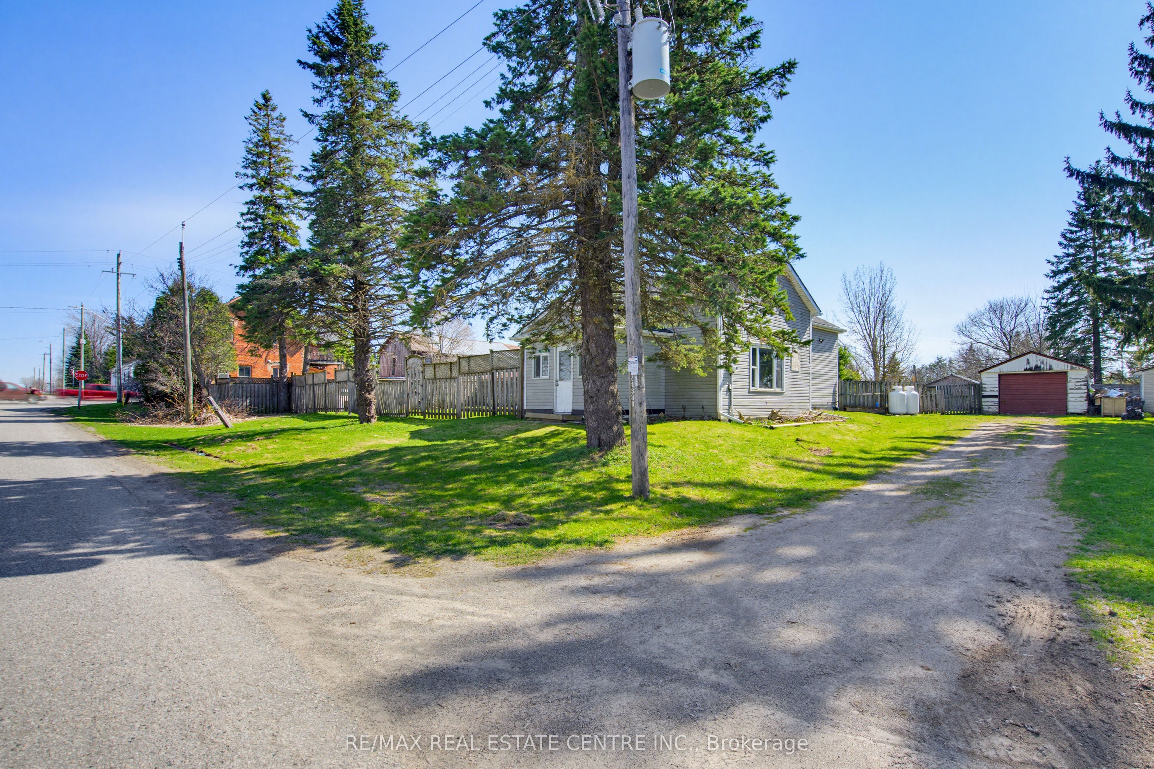 191290 13th Line Property Photo 2