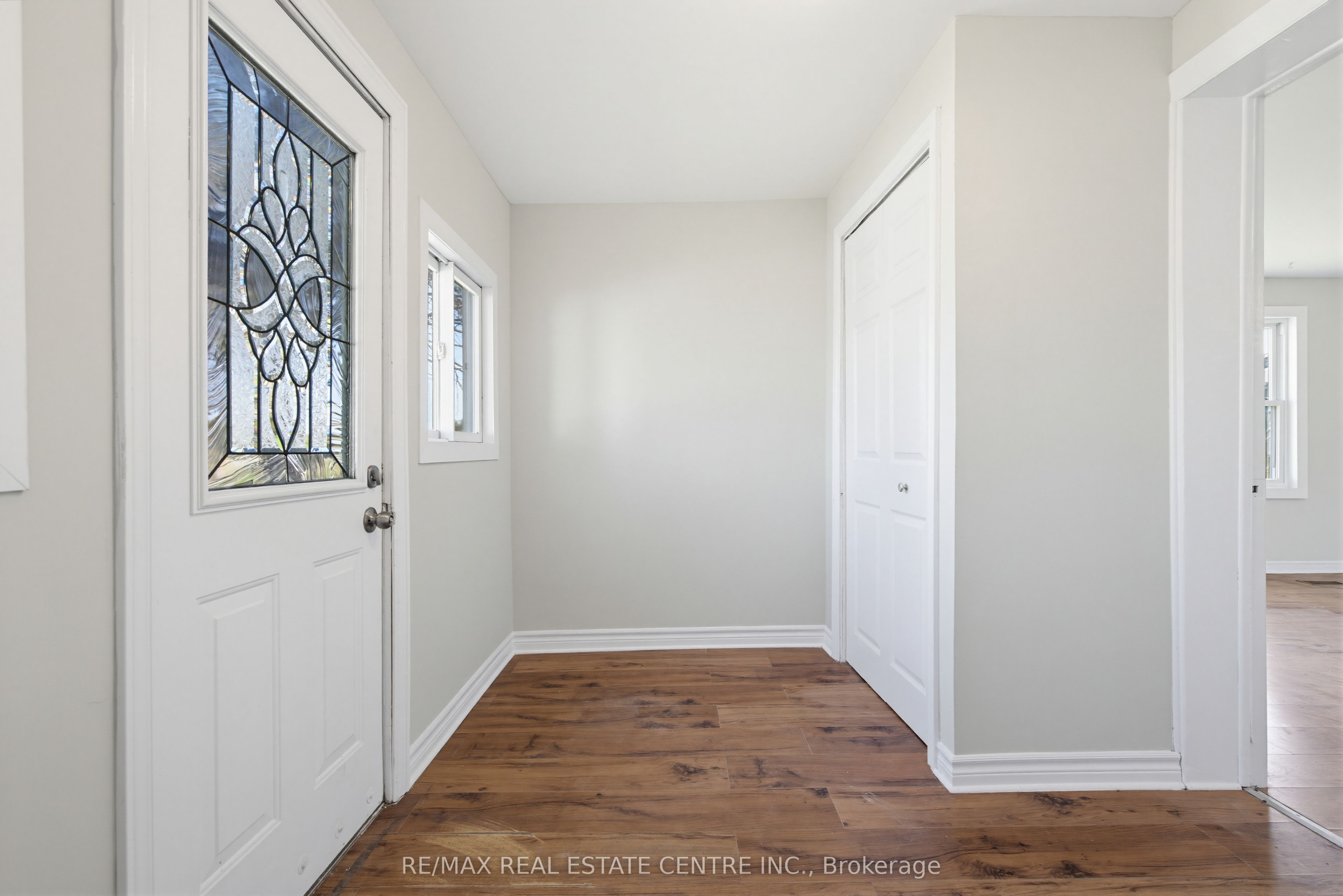 191290 13th Line Property Photo 3