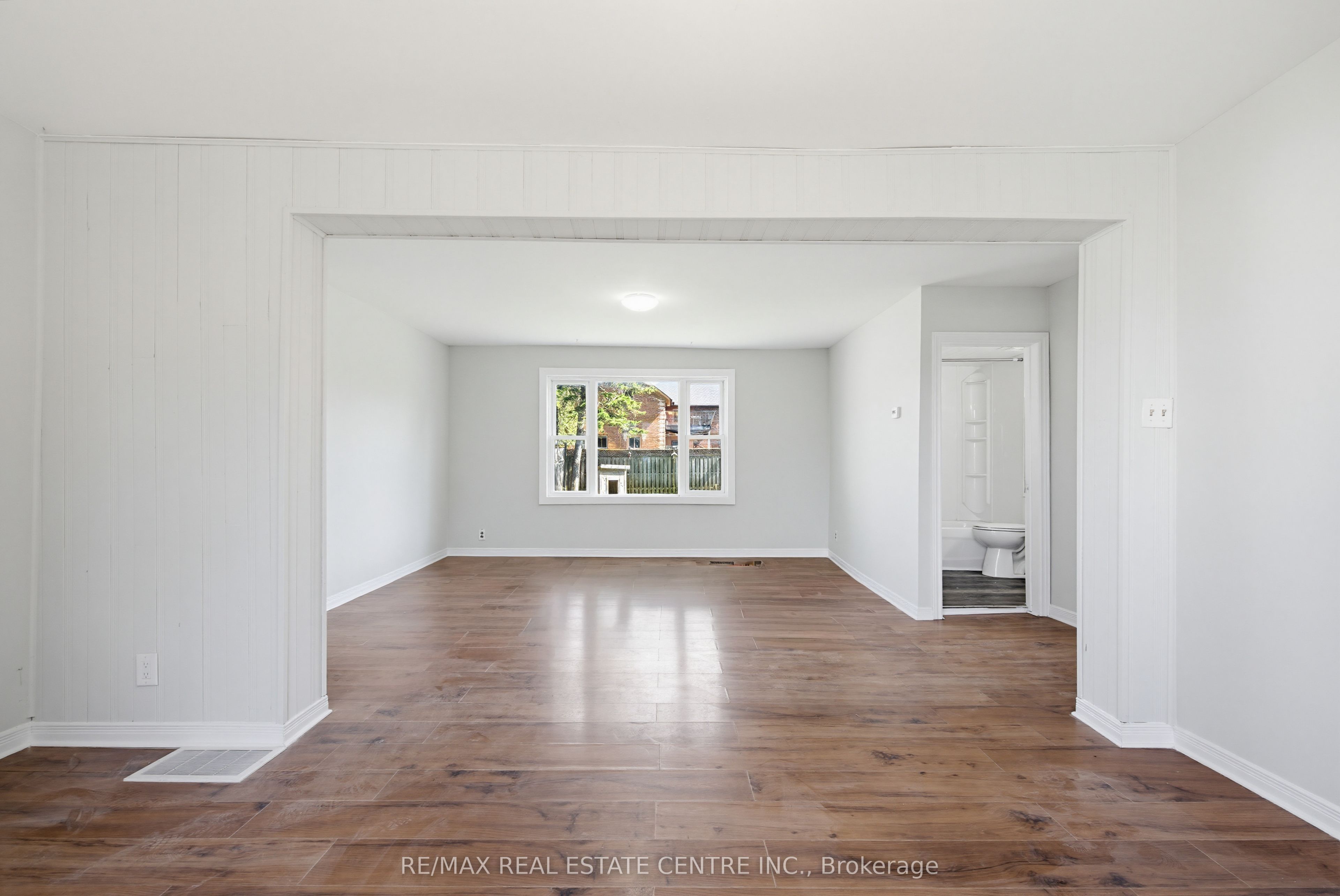 191290 13th Line Property Photo 6
