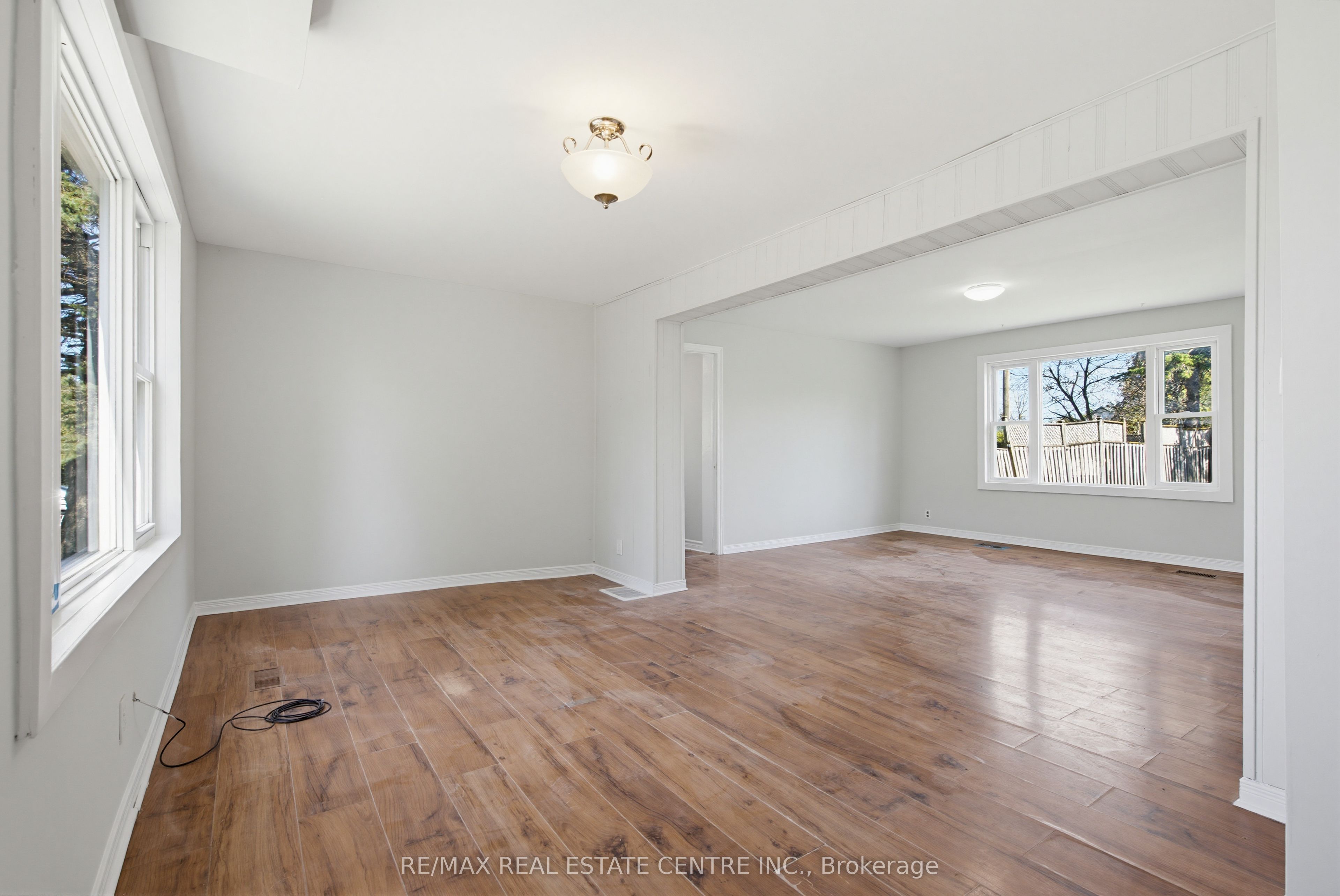 191290 13th Line Property Photo 8