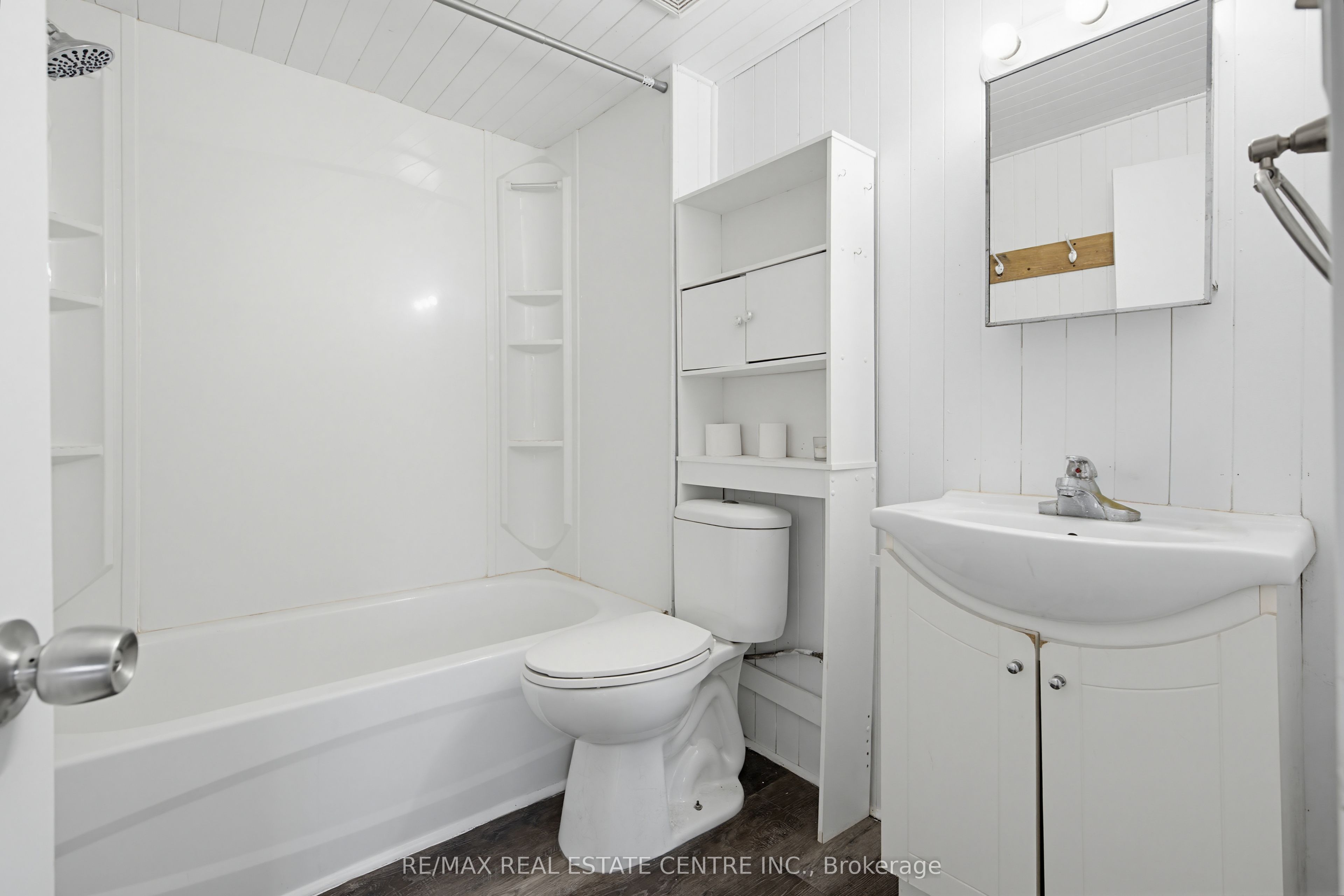 191290 13th Line Property Photo 9