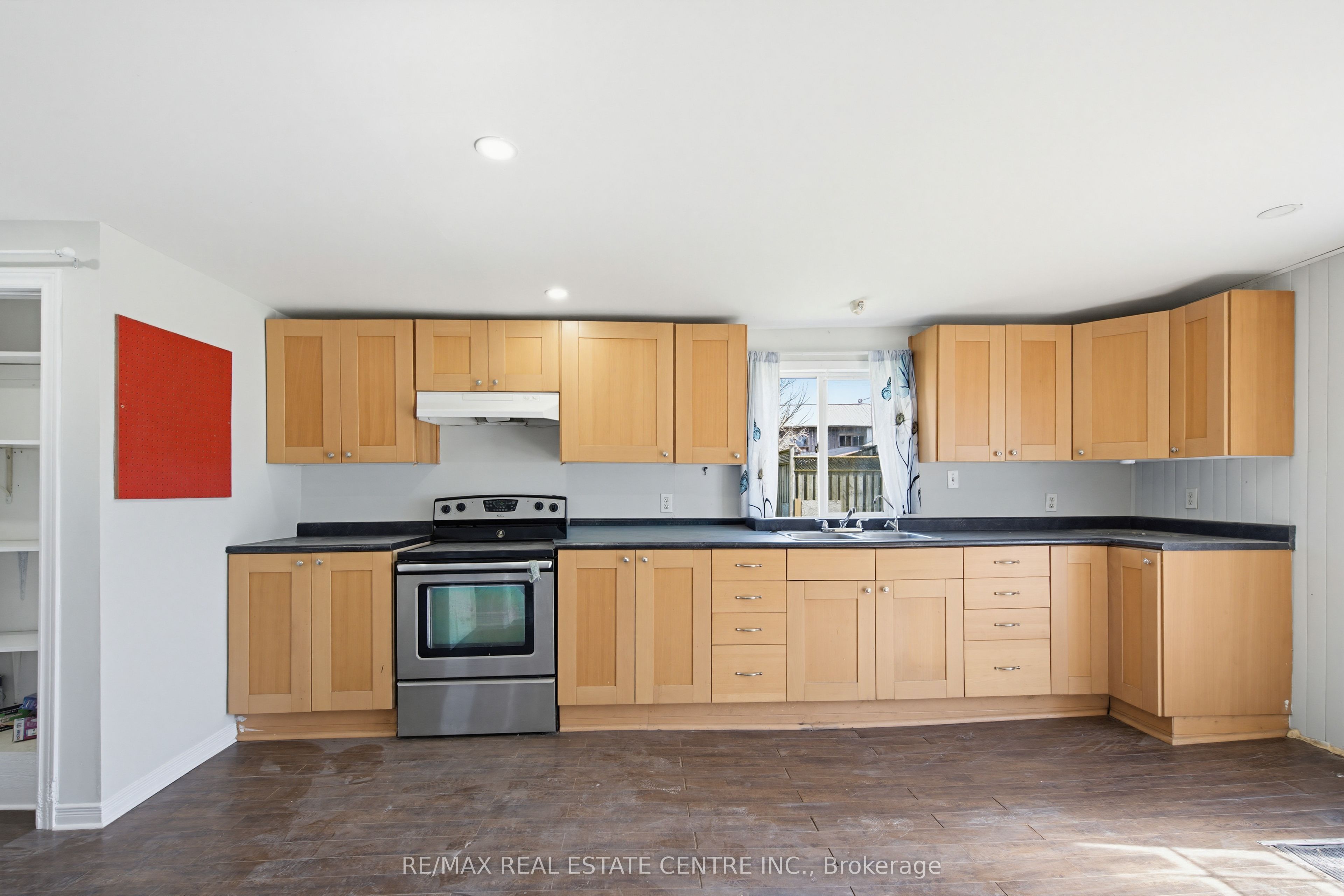 191290 13th Line Property Photo 11