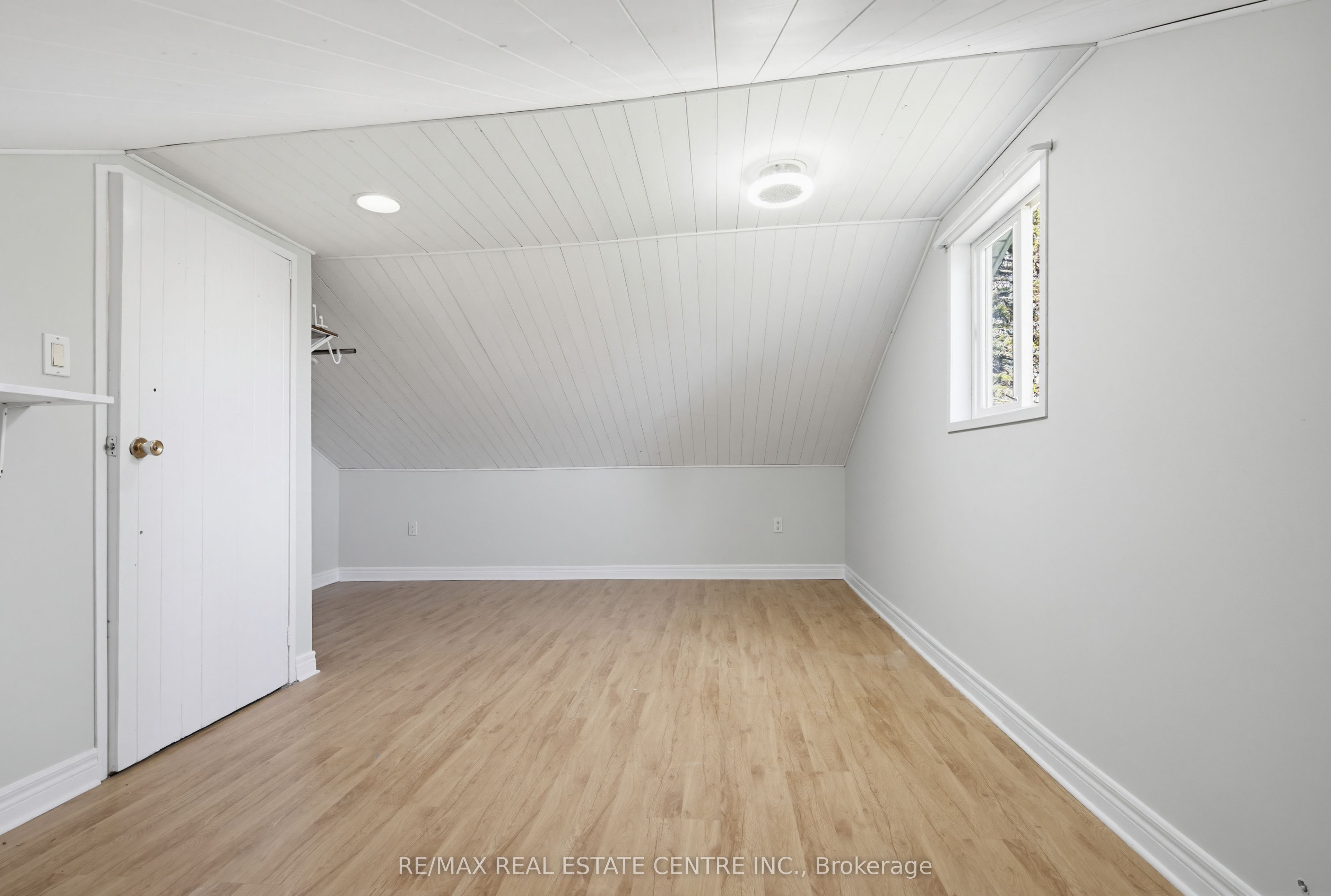 191290 13th Line Property Photo 19