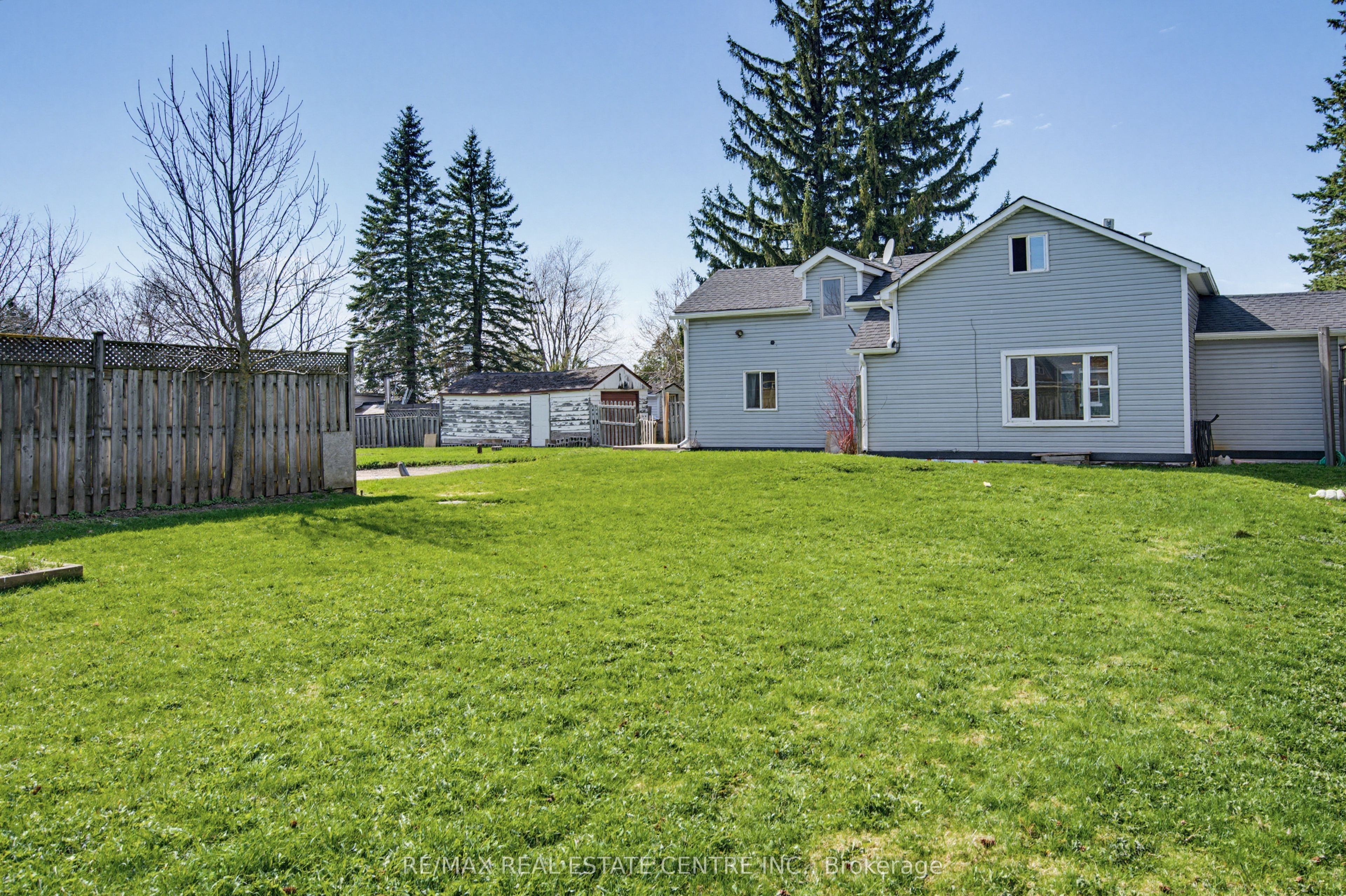191290 13th Line Property Photo 24
