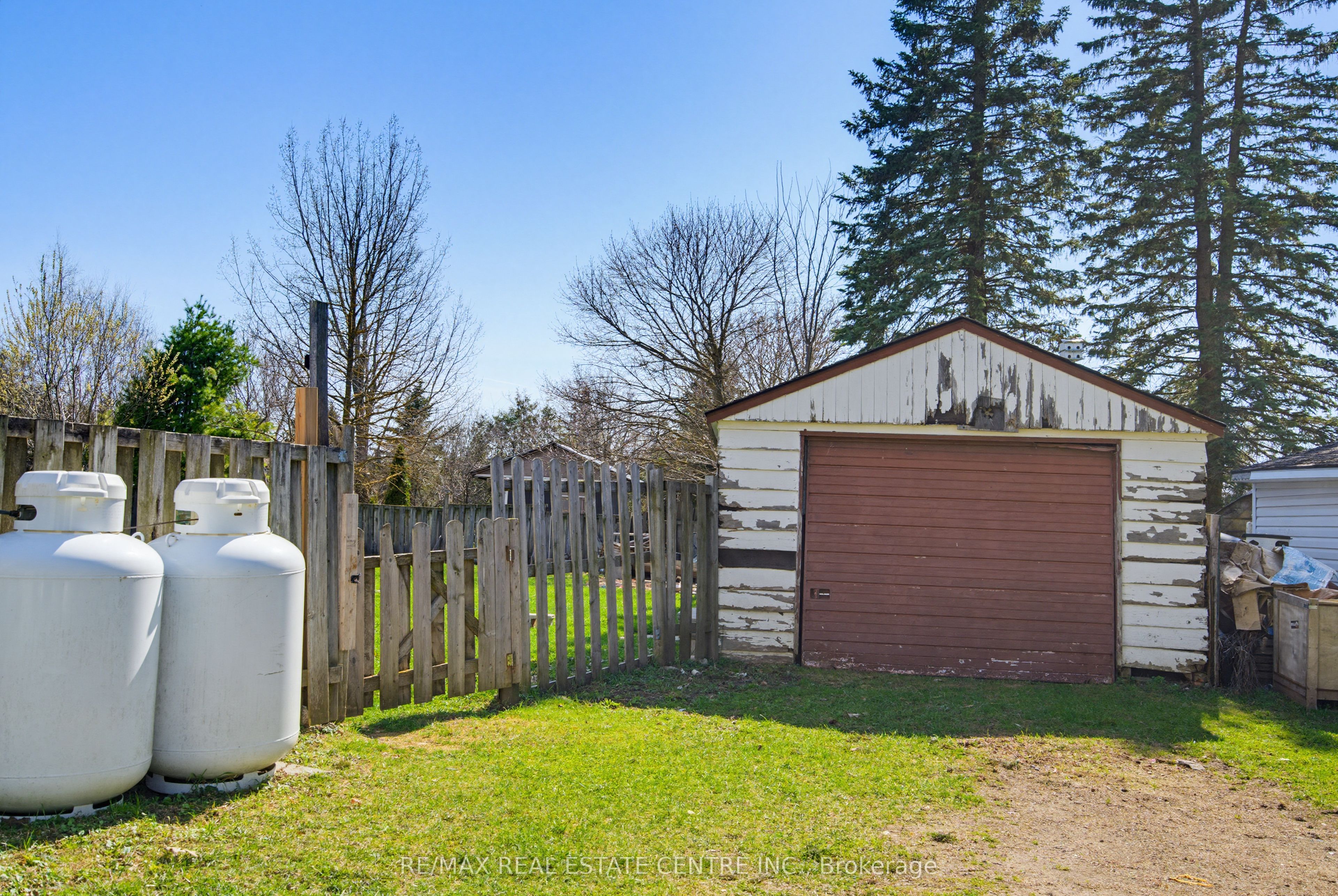 191290 13th Line Property Photo 25