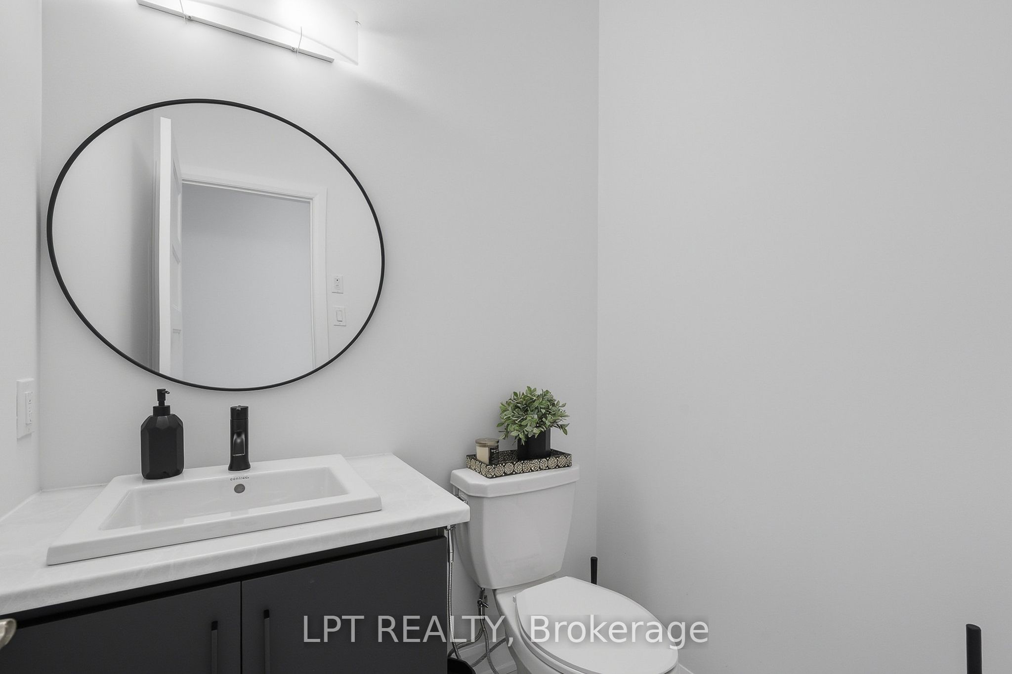 301 Moonlight Drive Property Photo 6