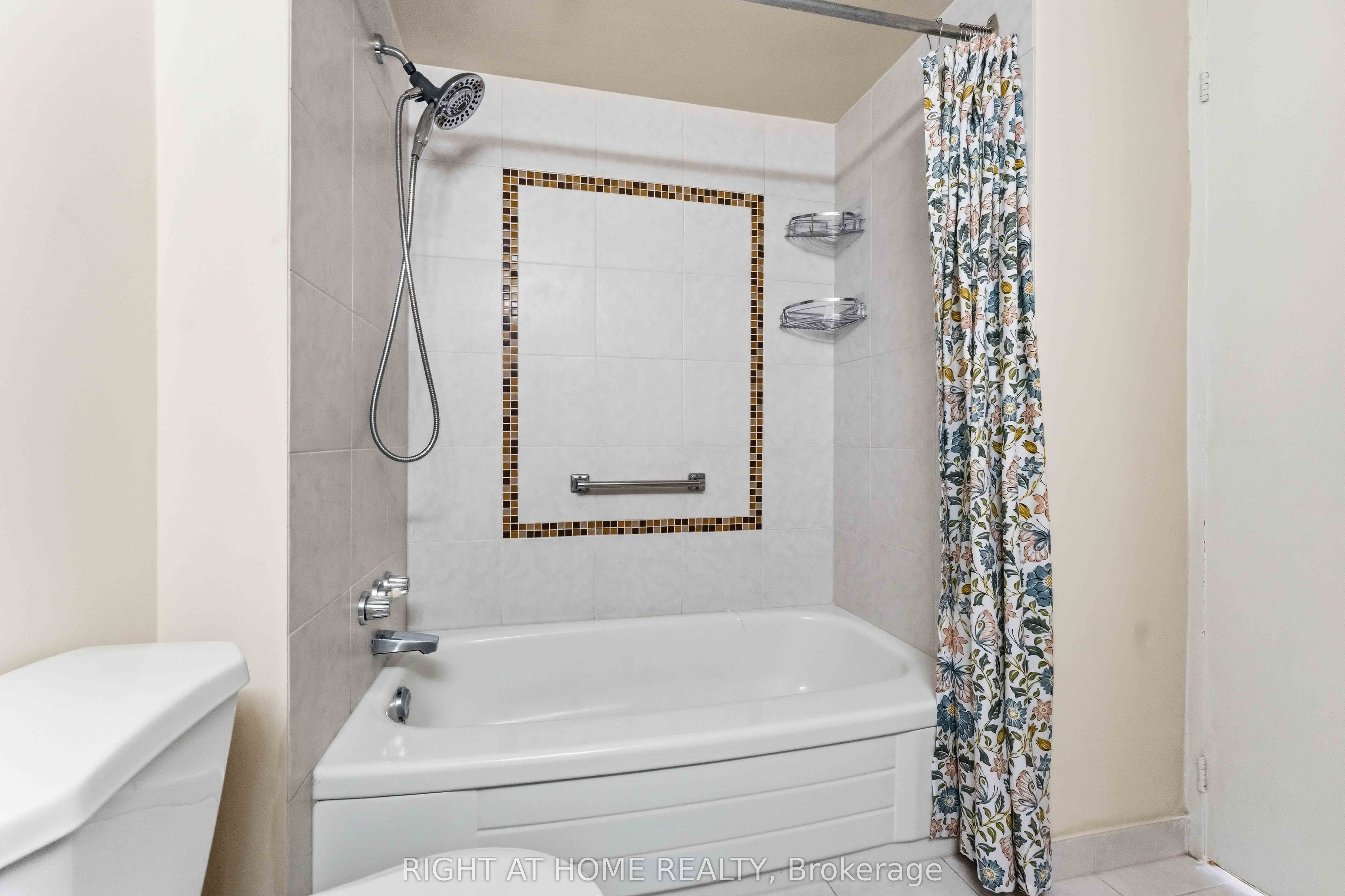 2759 Carousel Crescent 911 Property Photo 43