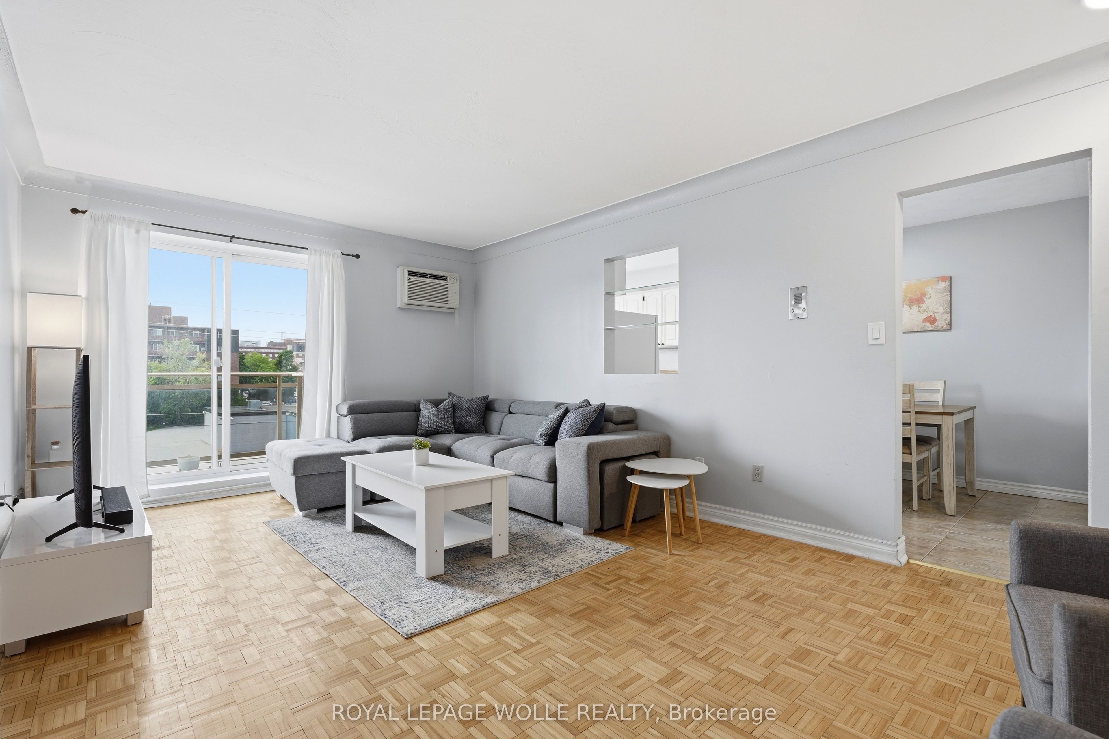 87 St George Street 403 Property Photo 4
