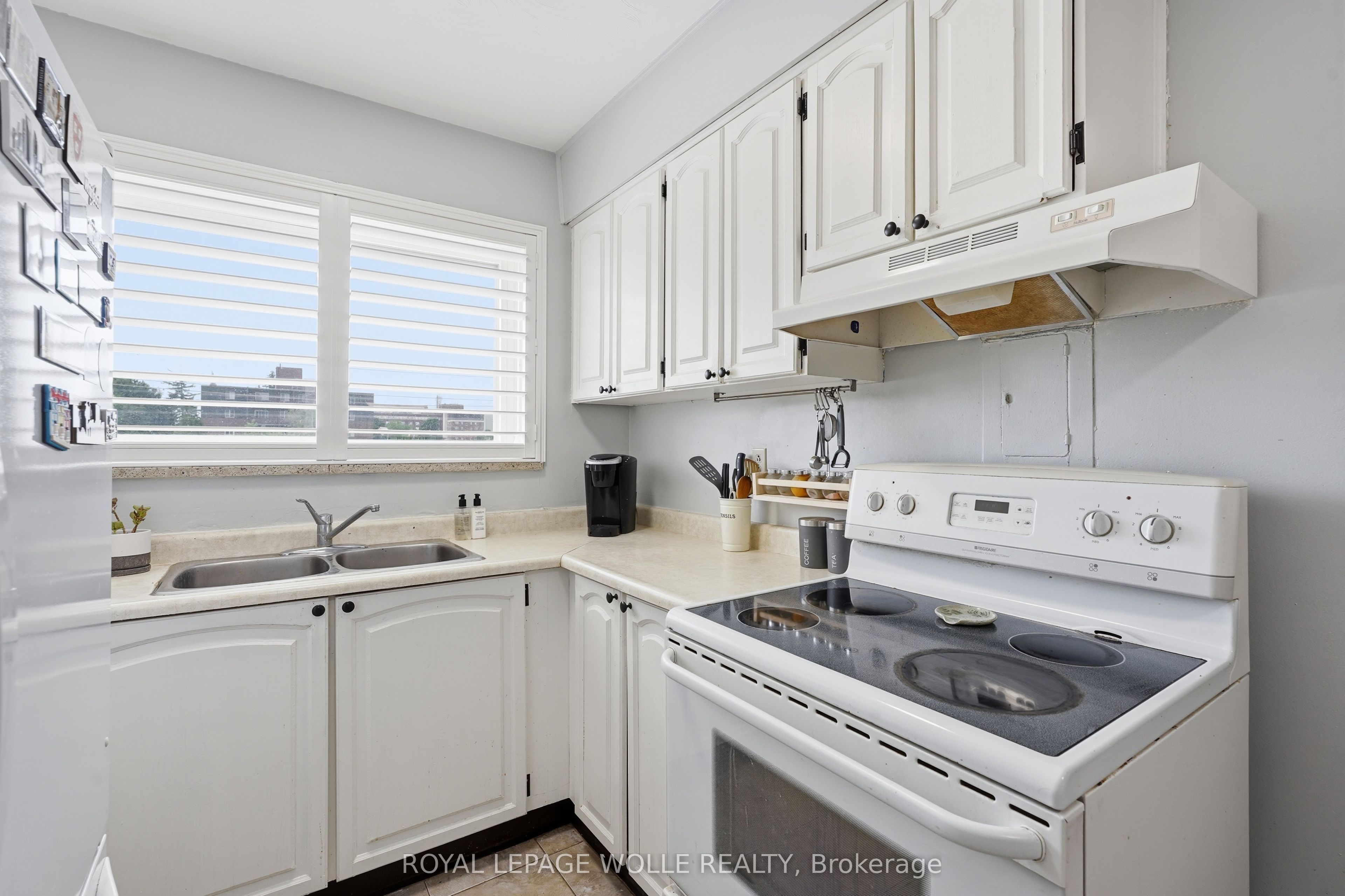 87 St George Street 403 Property Photo 7