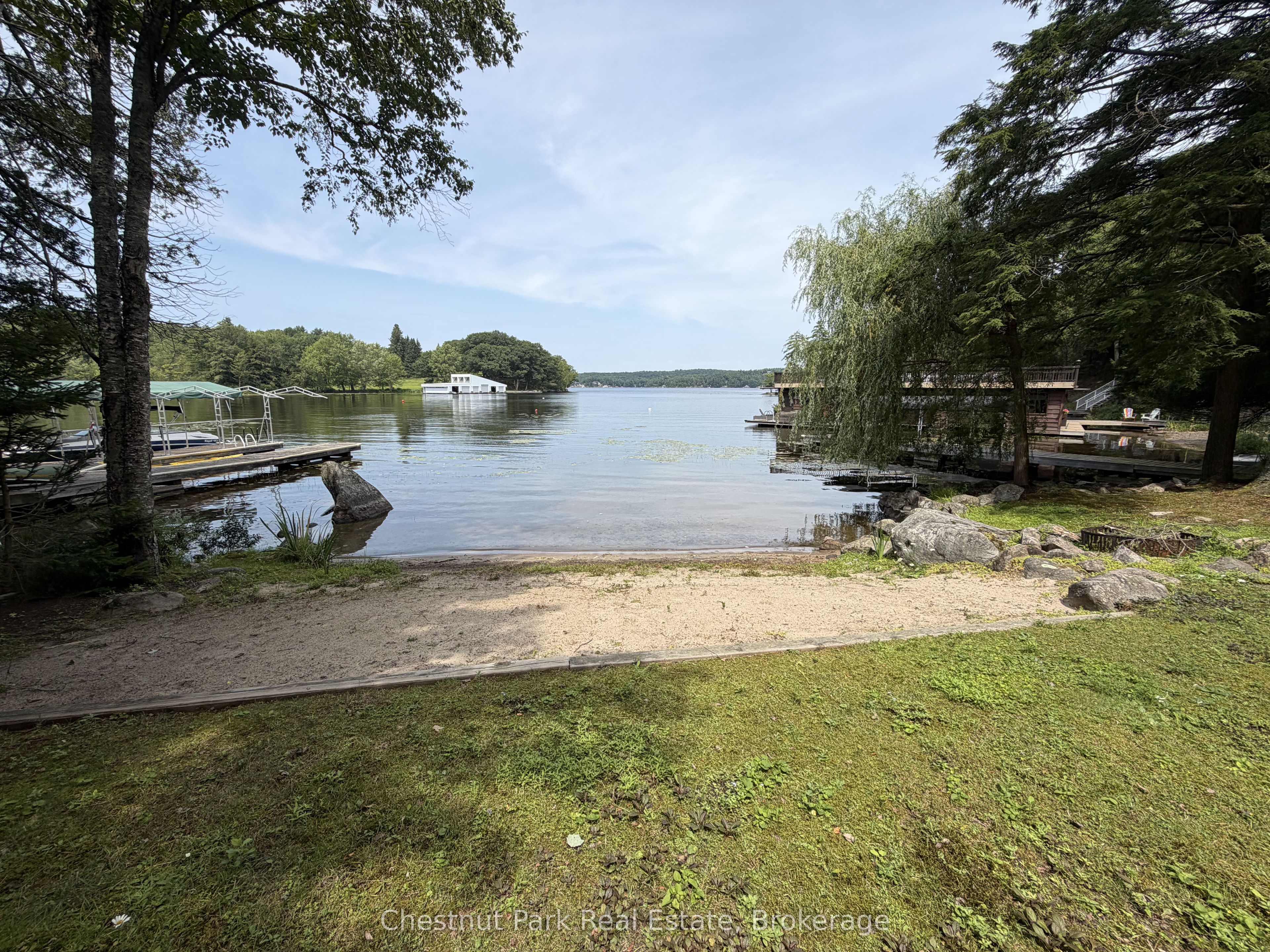 1002 Ahmic Drive N Property Photo 3